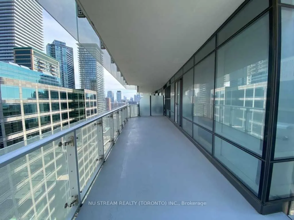 1 Bloor Street E, #1701