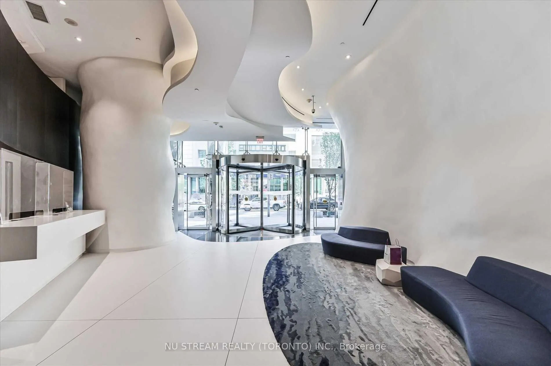 1 Bloor Street E, #1701
