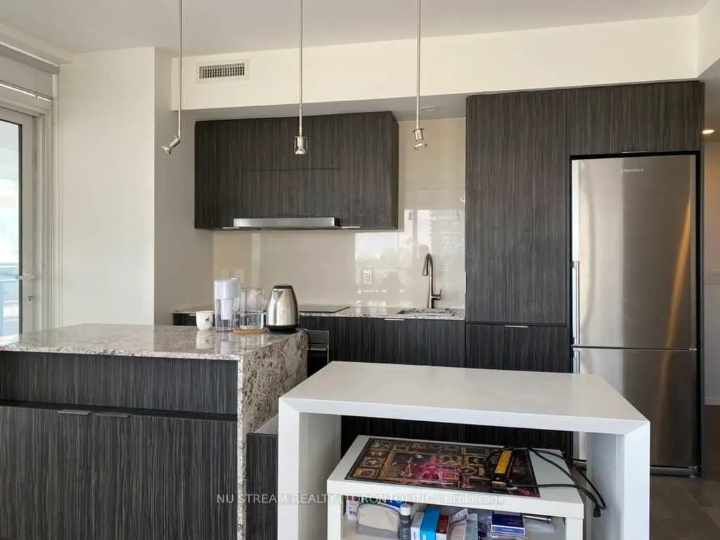 1 Bloor Street E, #1701
