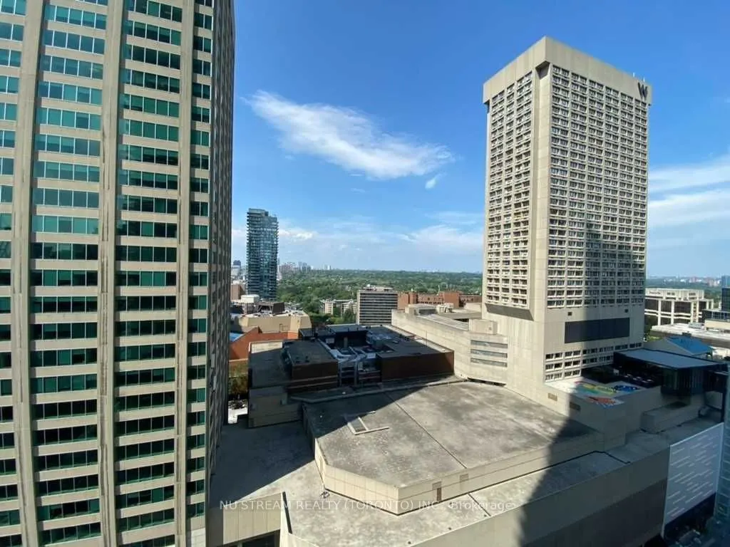 1 Bloor Street E, #1701
