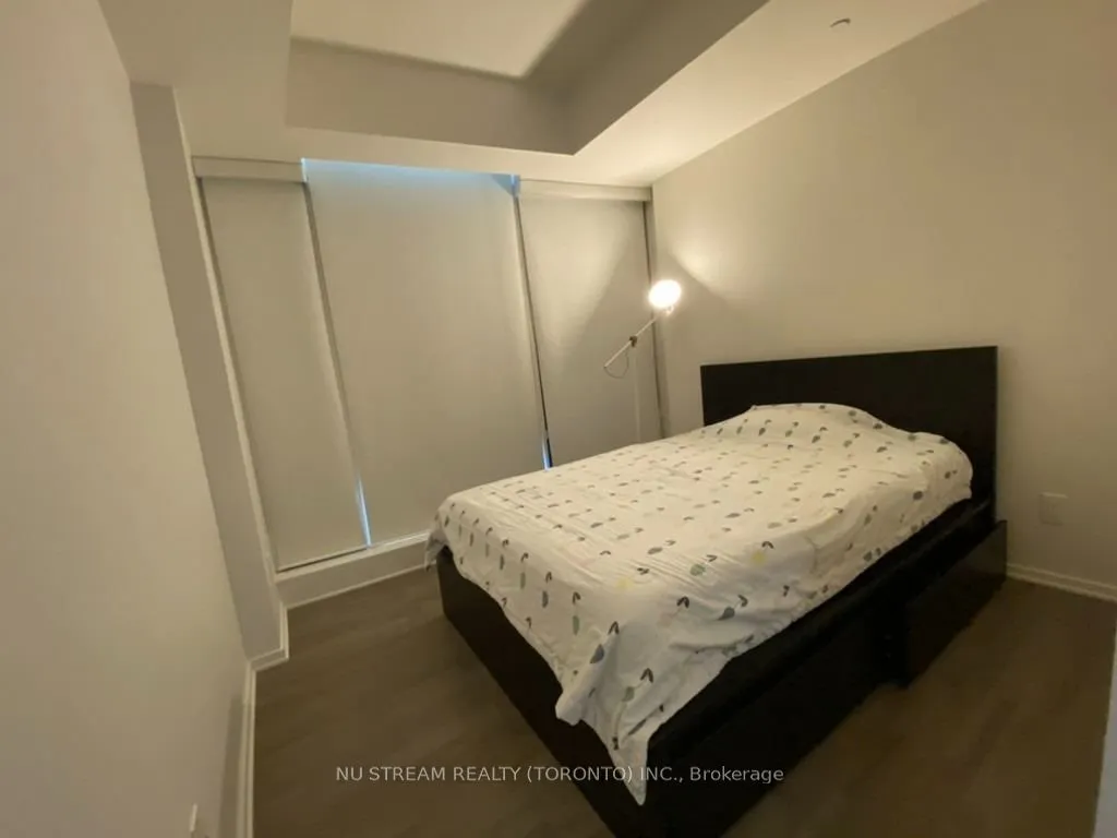 1 Bloor Street E, #1701
