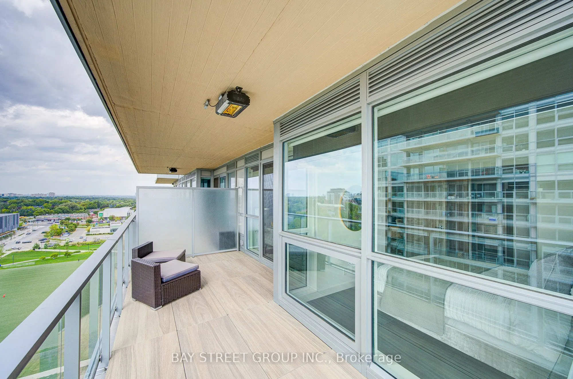 27 McMahon Drive, #1507