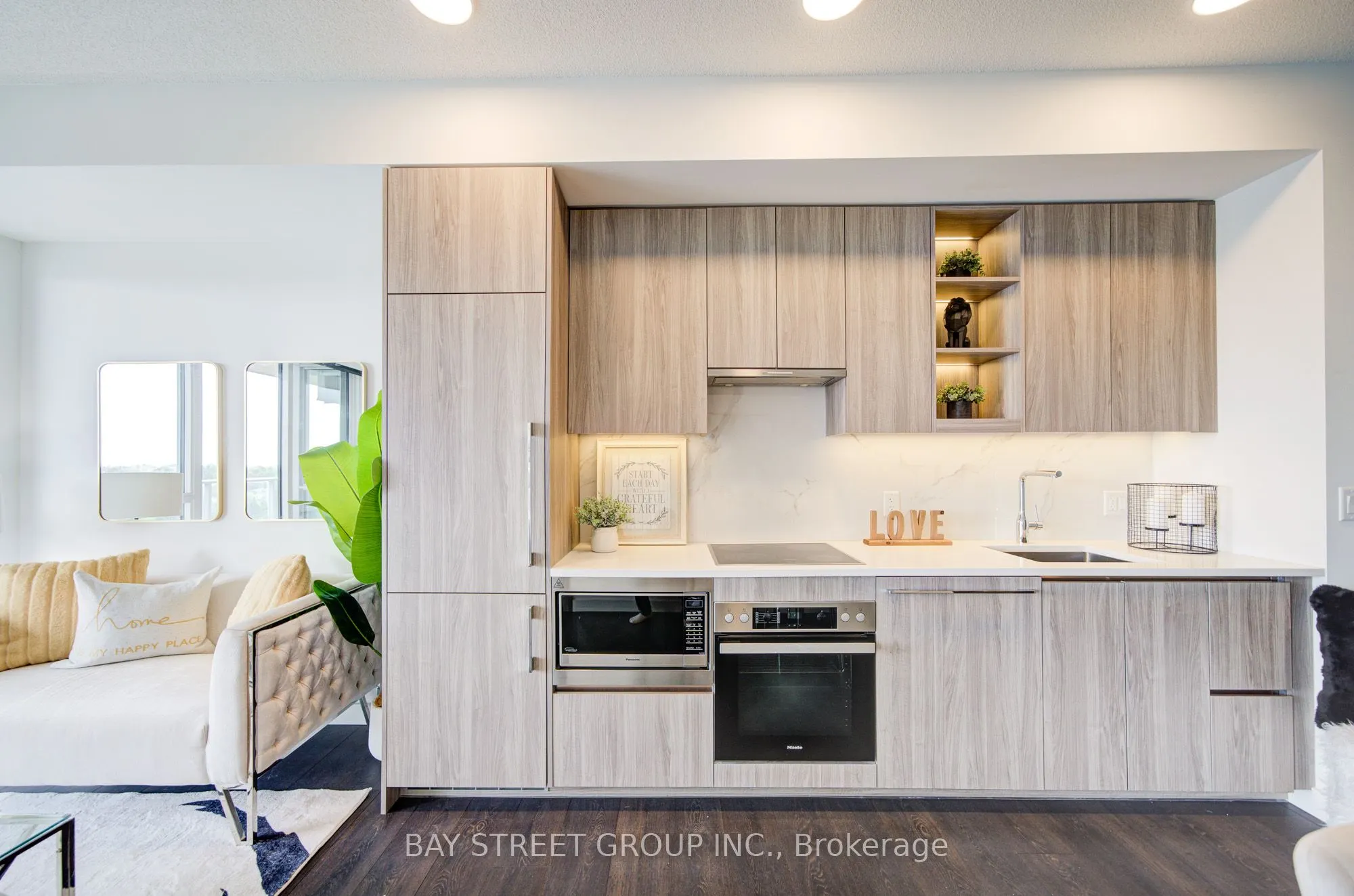 27 McMahon Drive, #1507