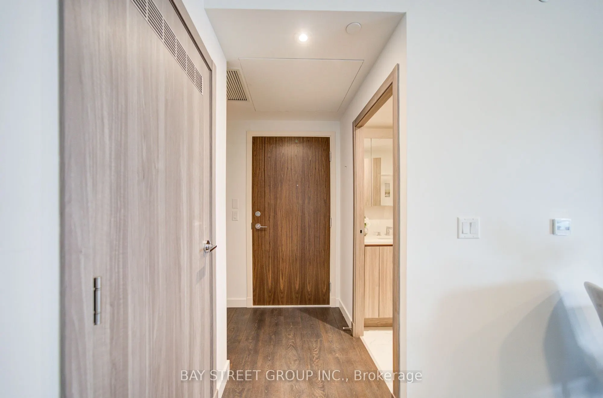 27 McMahon Drive, #1507