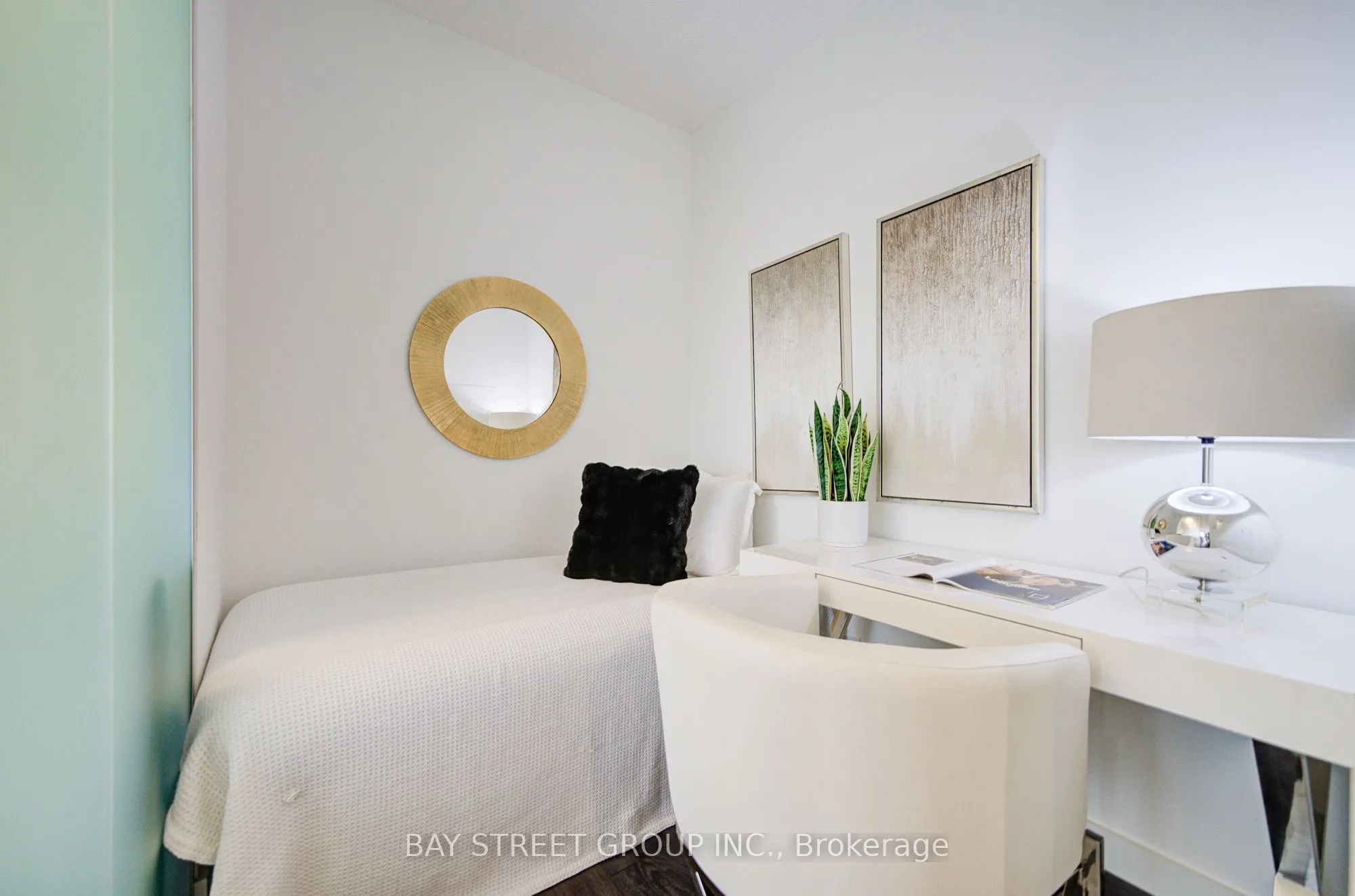 27 McMahon Drive, #1507