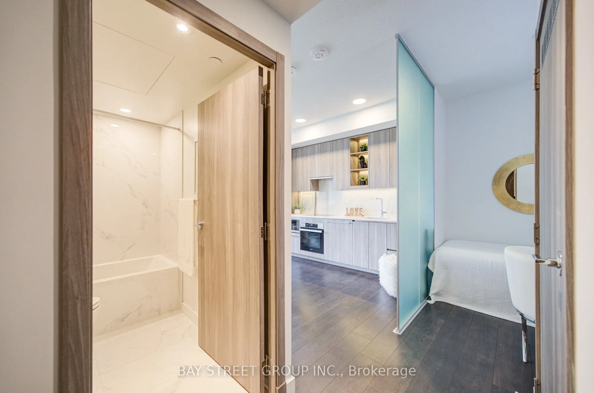 27 McMahon Drive, #1507