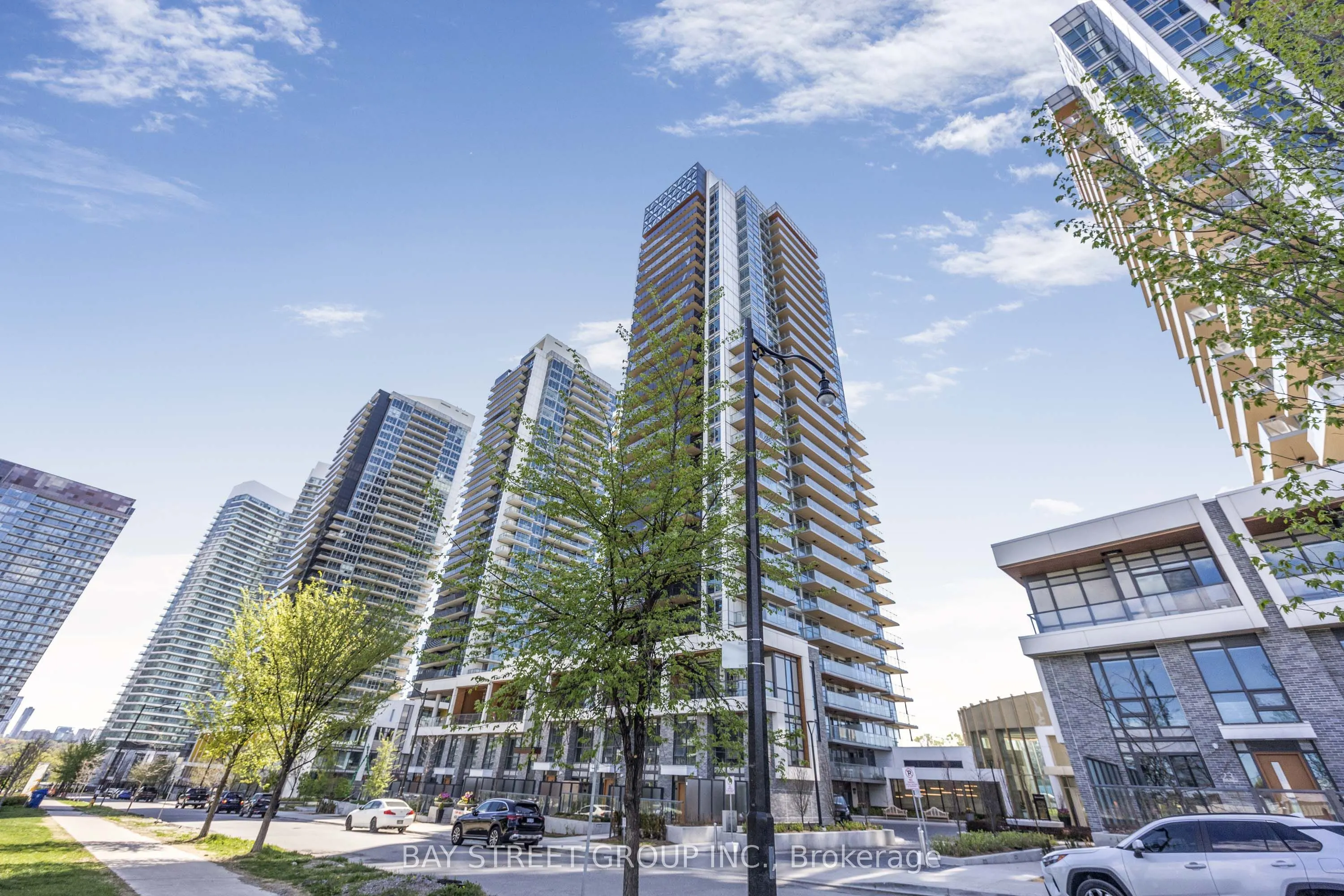 27 McMahon Drive, #1507