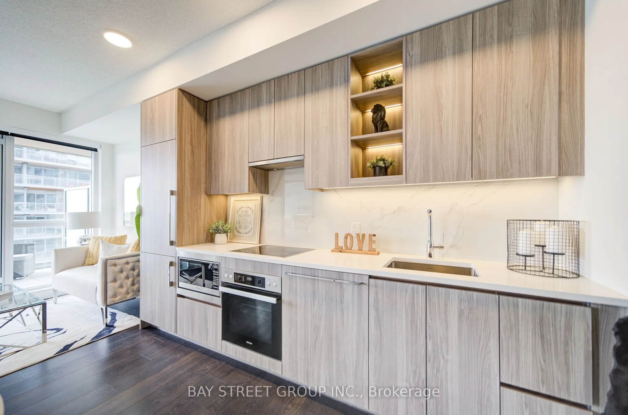 27 McMahon Drive, #1507