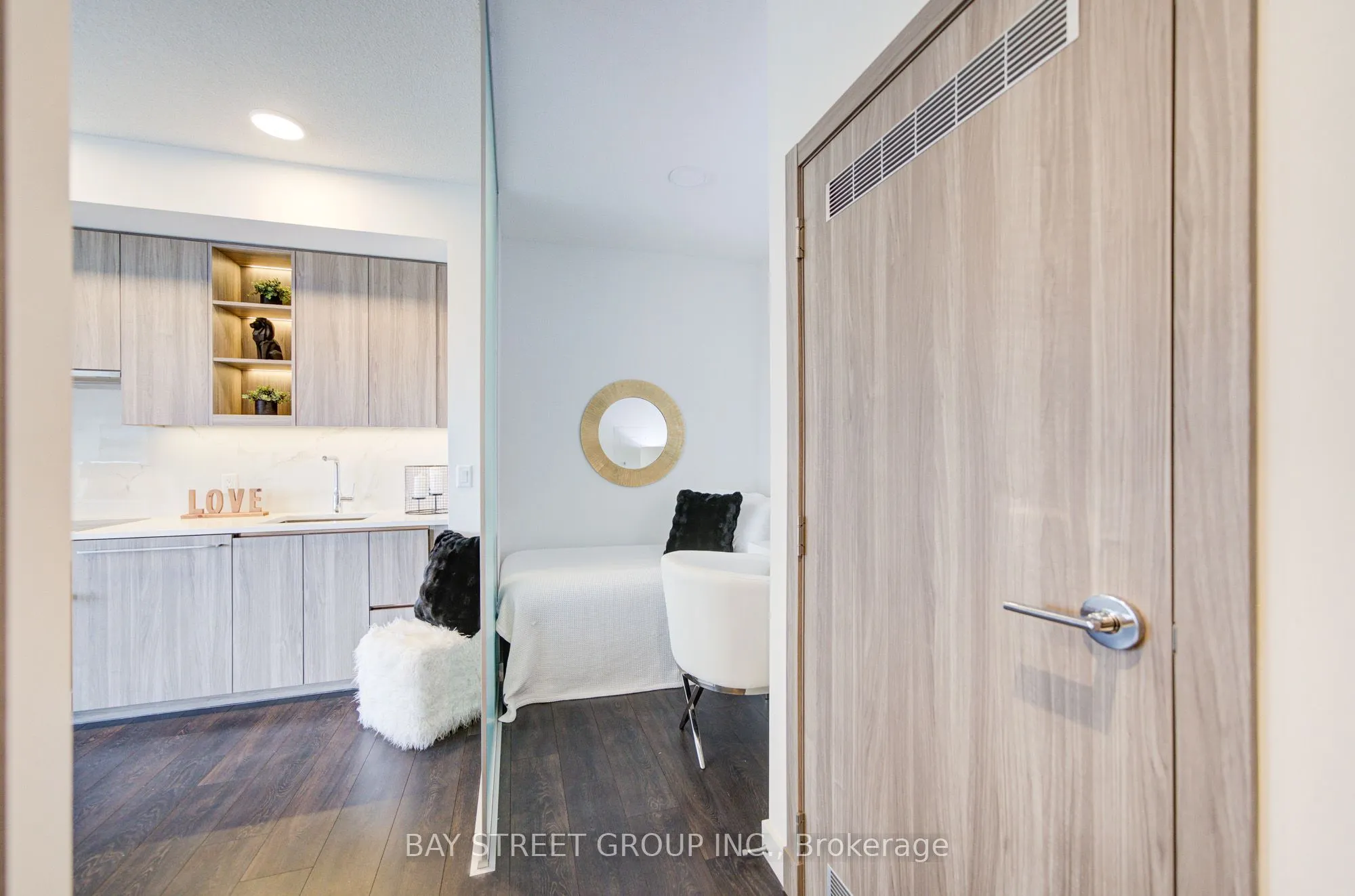27 McMahon Drive, #1507