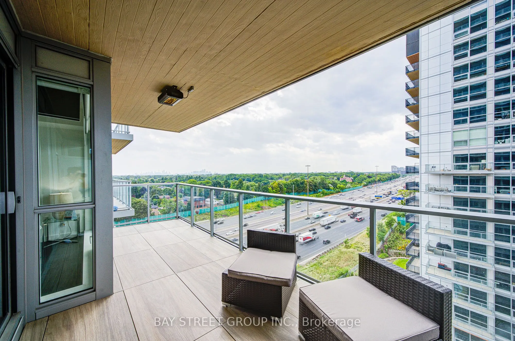 27 McMahon Drive, #1507