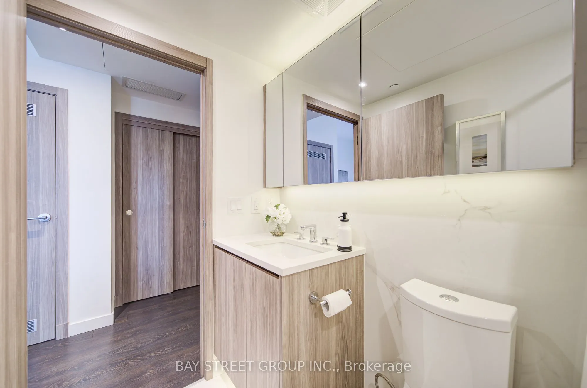27 McMahon Drive, #1507