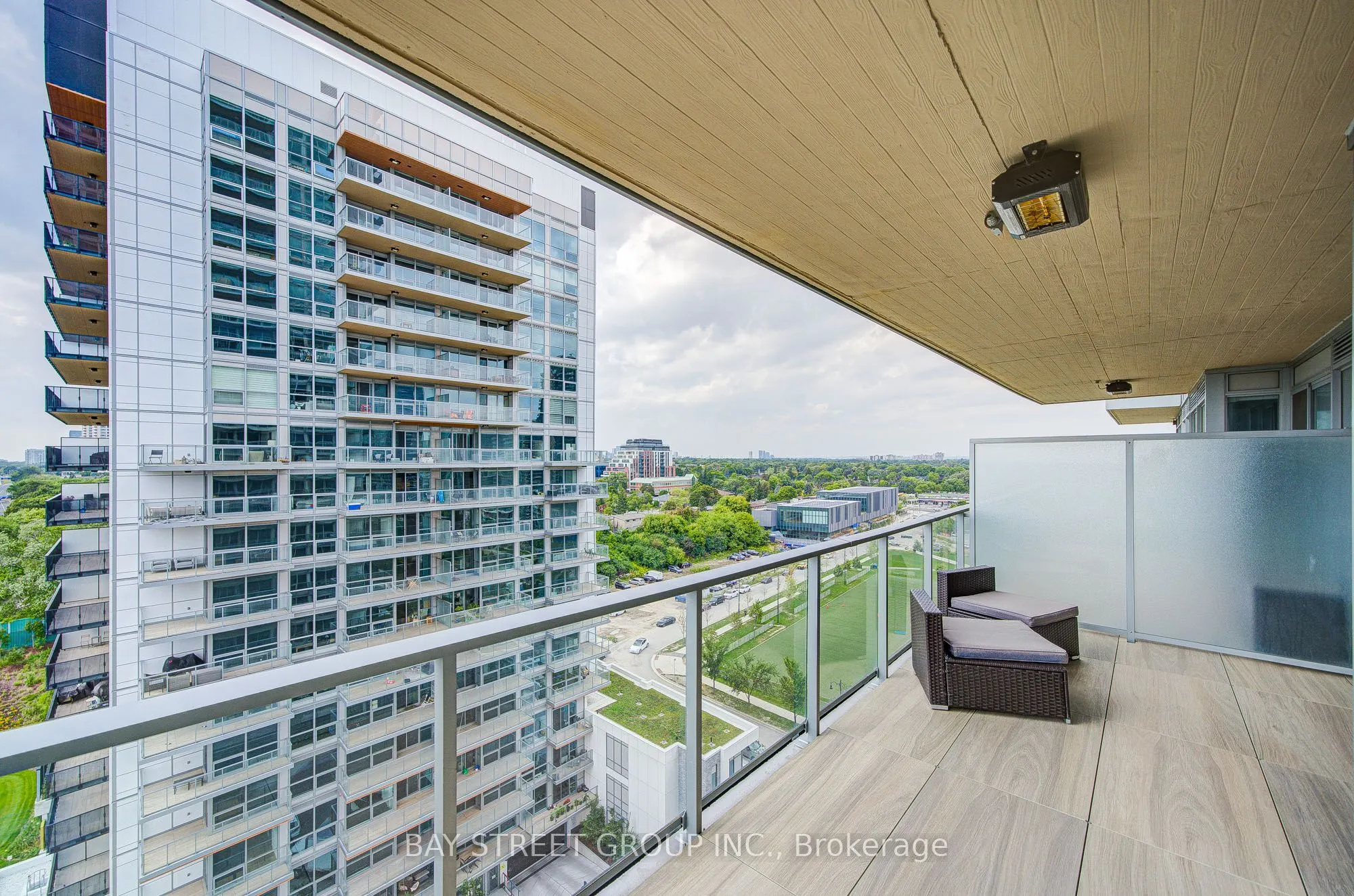 27 McMahon Drive, #1507