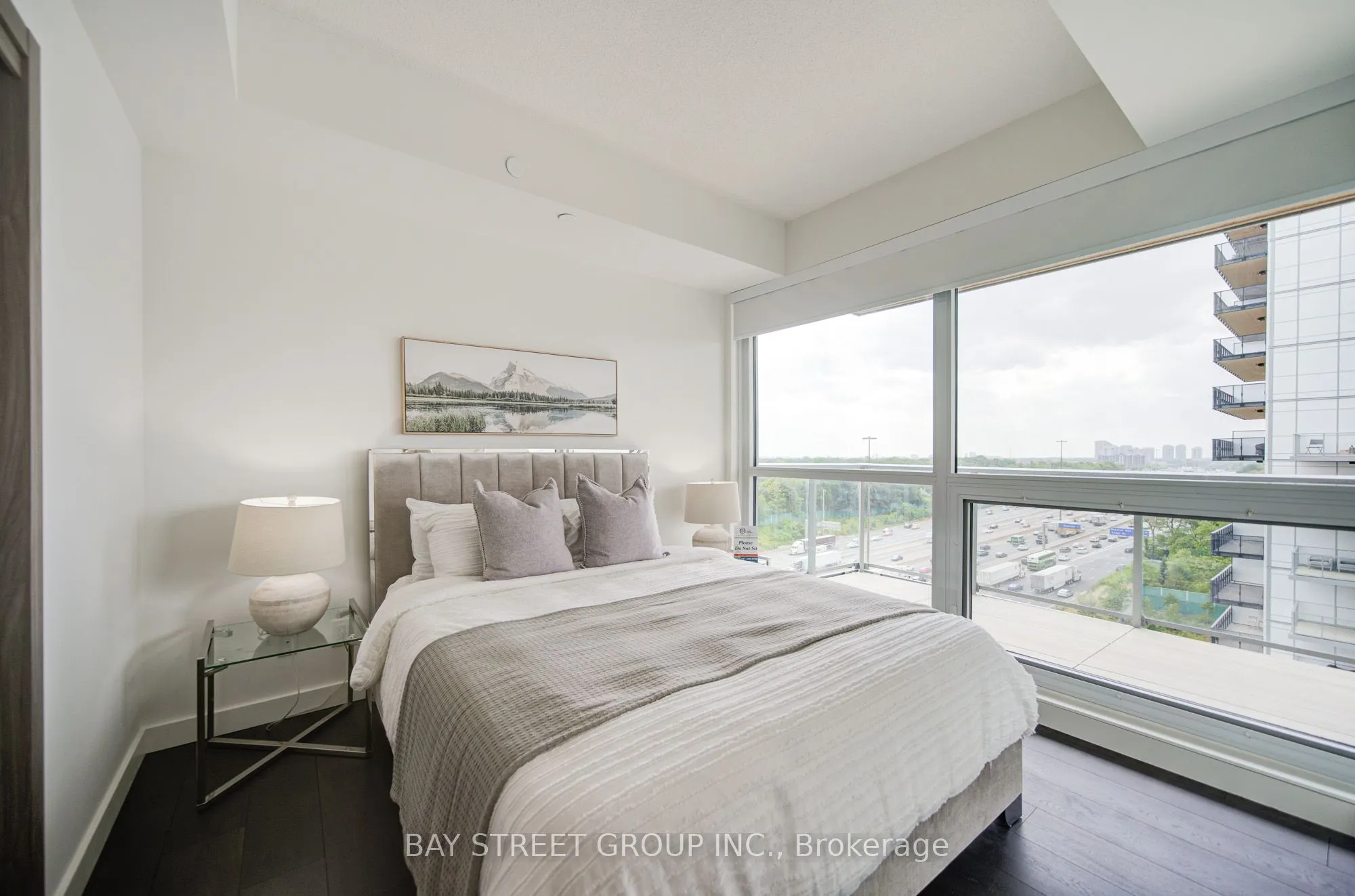 27 McMahon Drive, #1507