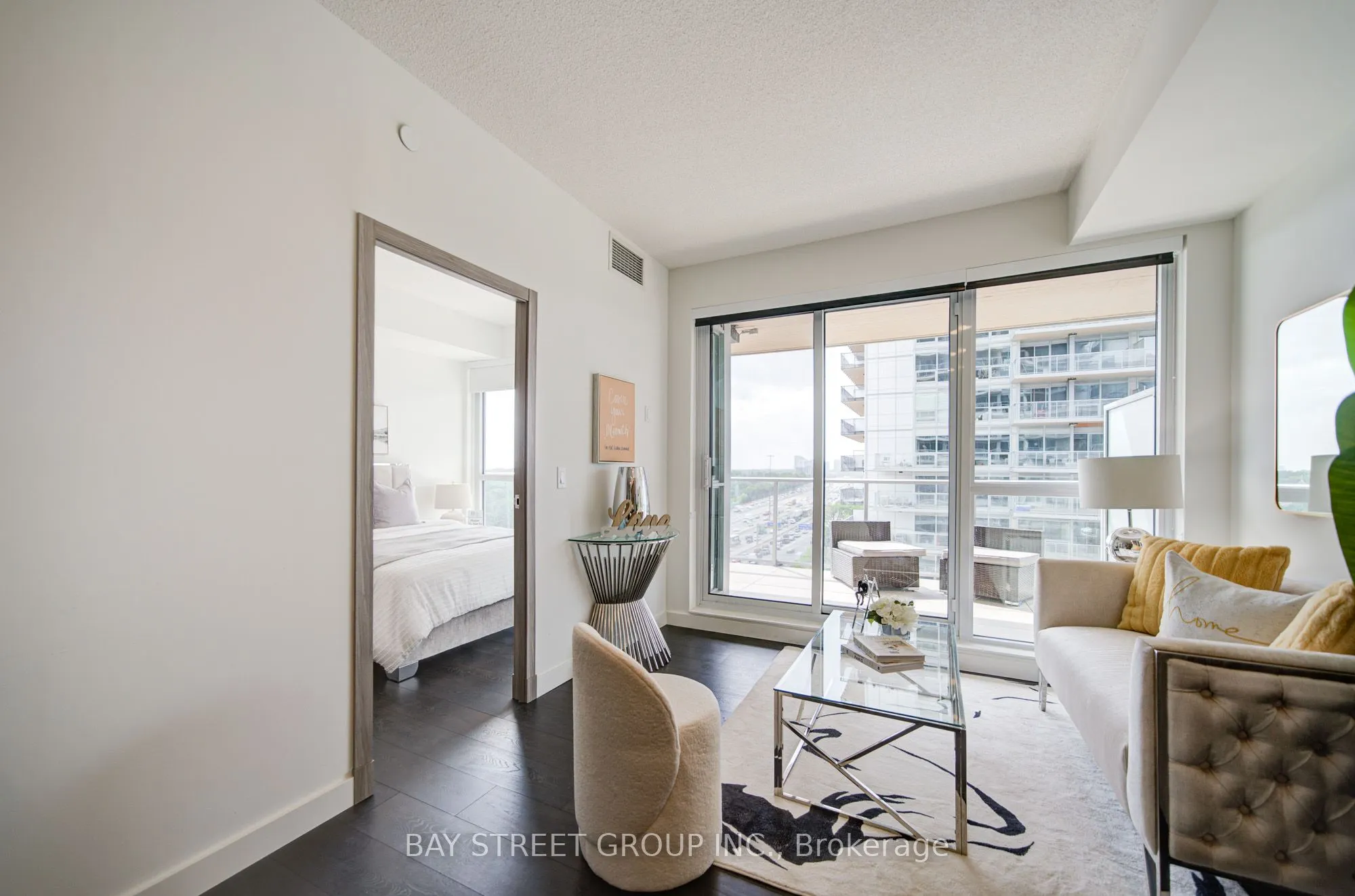 27 McMahon Drive, #1507