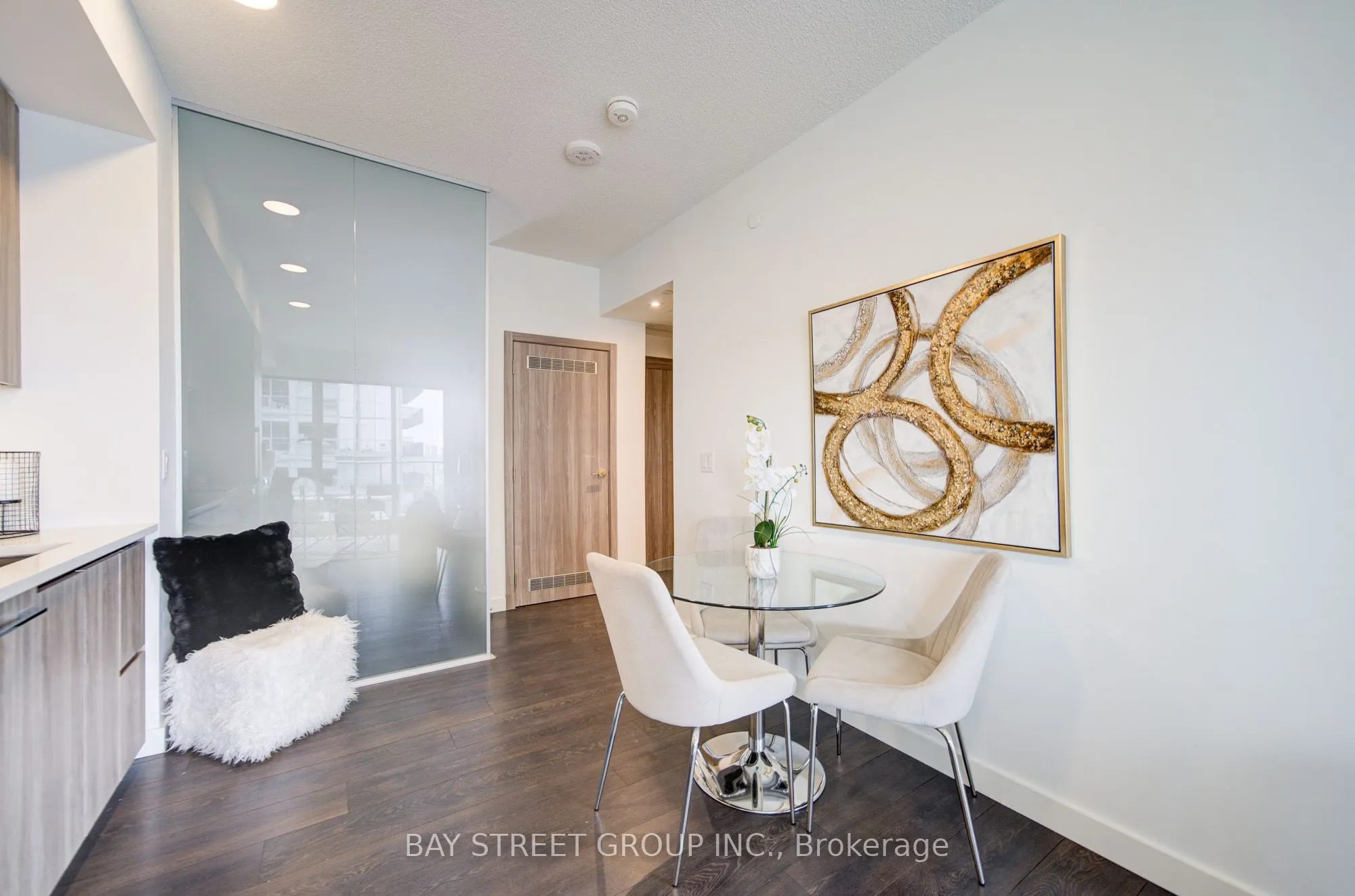 27 McMahon Drive, #1507