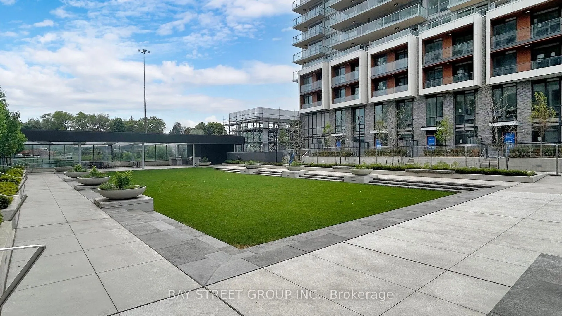 27 McMahon Drive, #1507