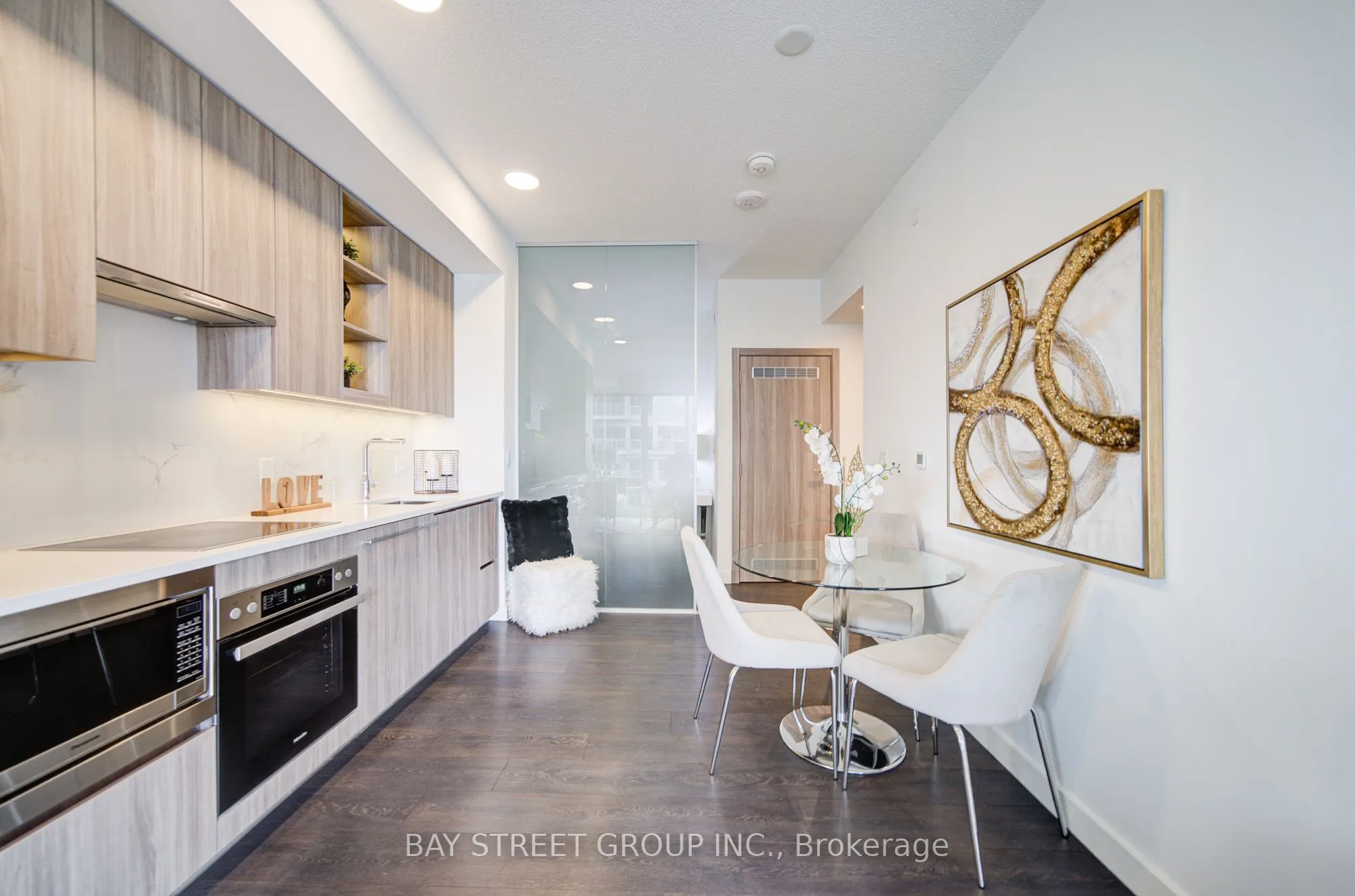 27 McMahon Drive, #1507
