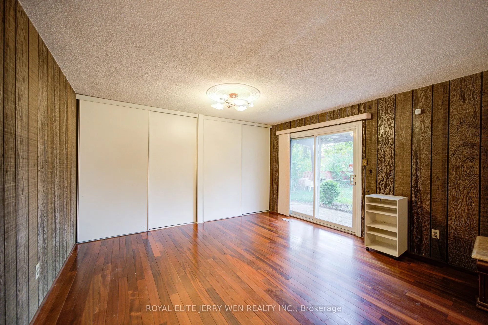 2908 Victoria Park Avenue