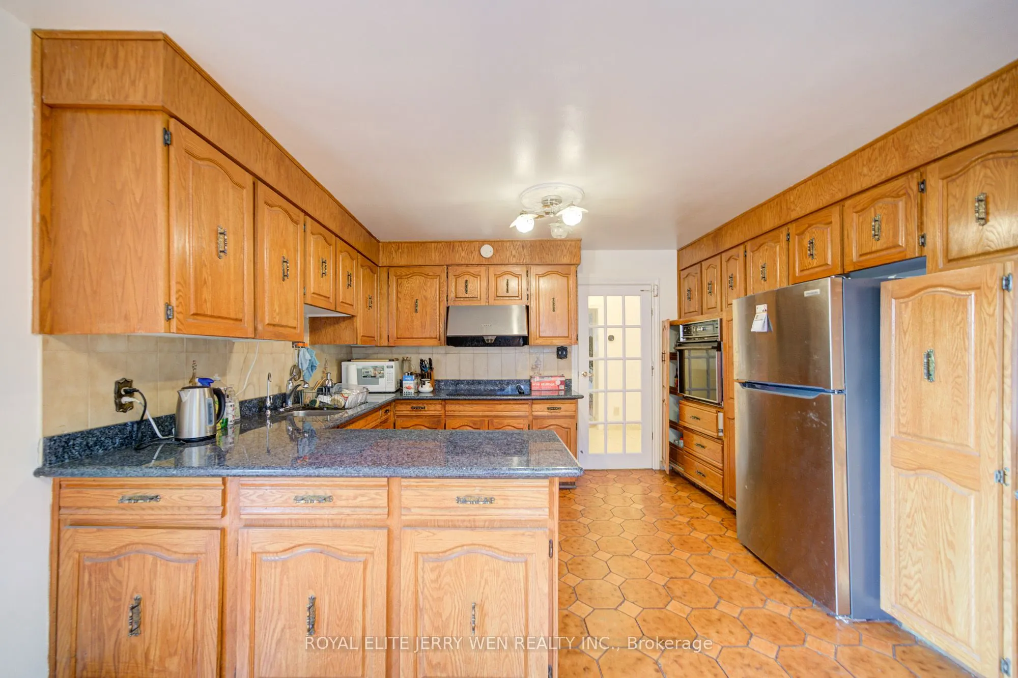 2908 Victoria Park Avenue