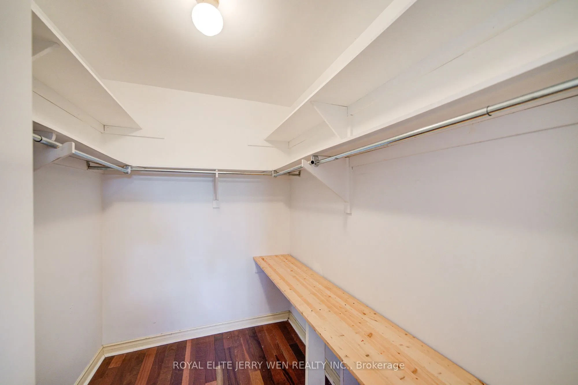 2908 Victoria Park Avenue