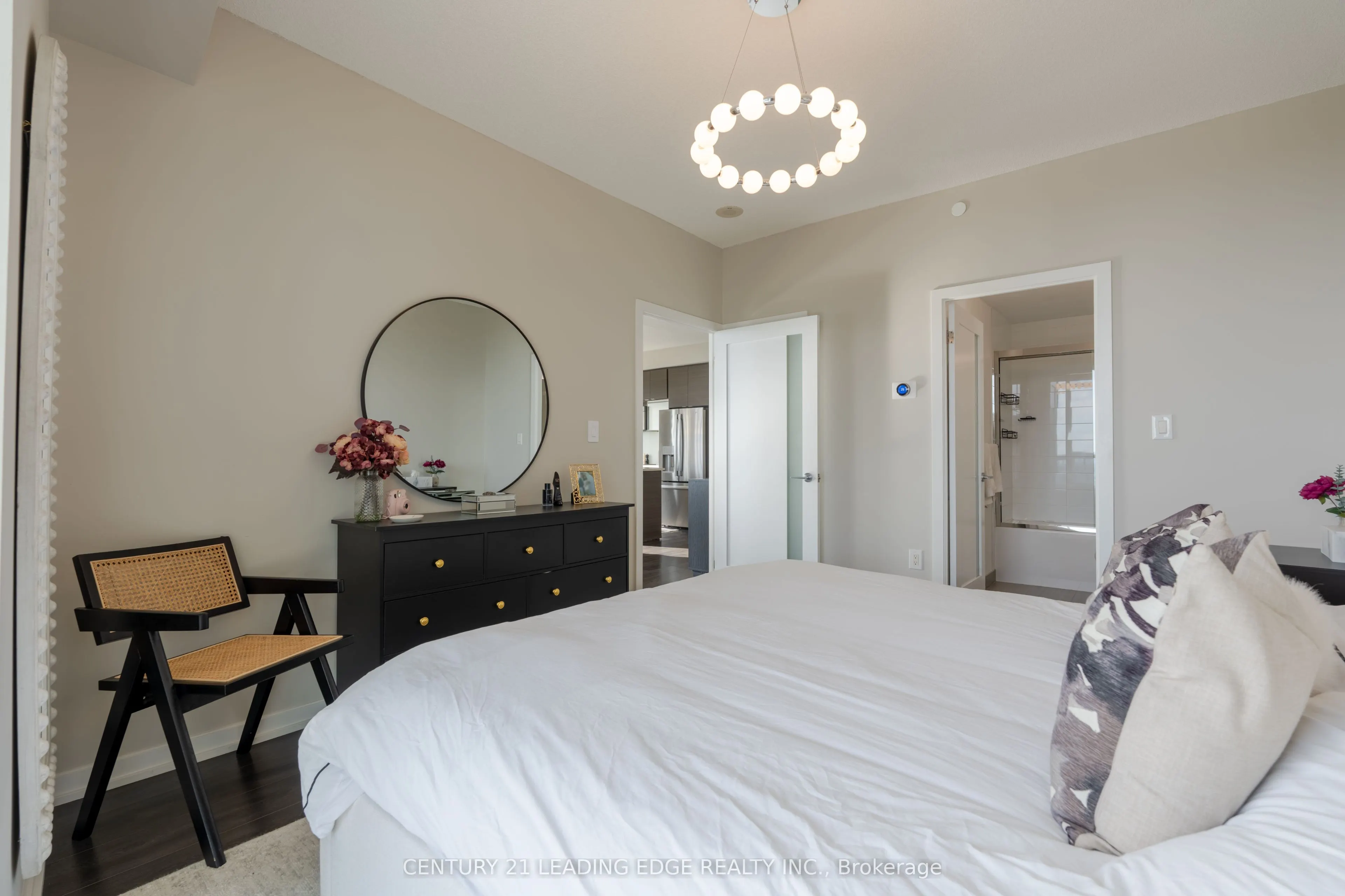 62 Forest Manor Road, #2305