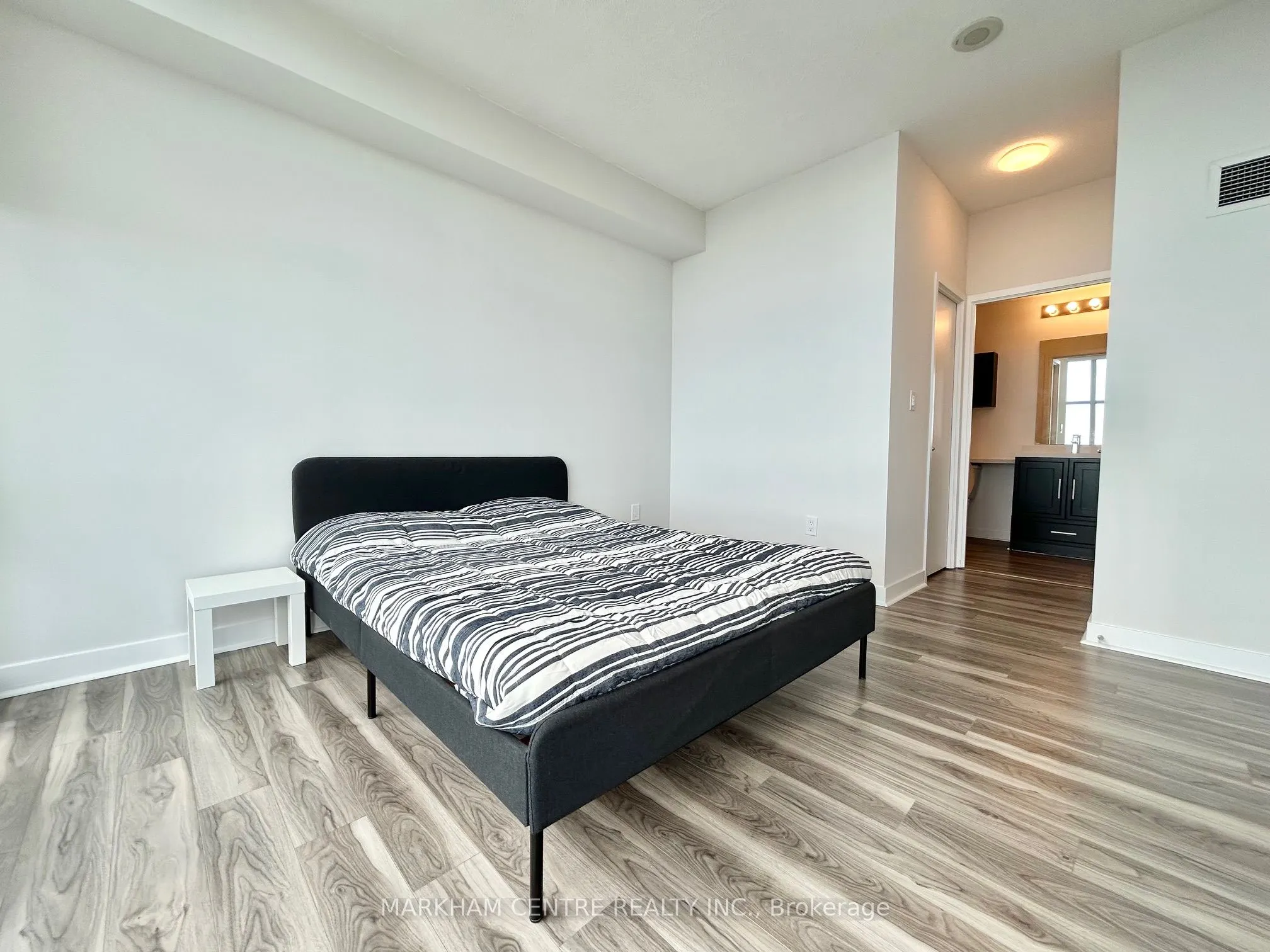 10 Navy Wharf Court, #4307