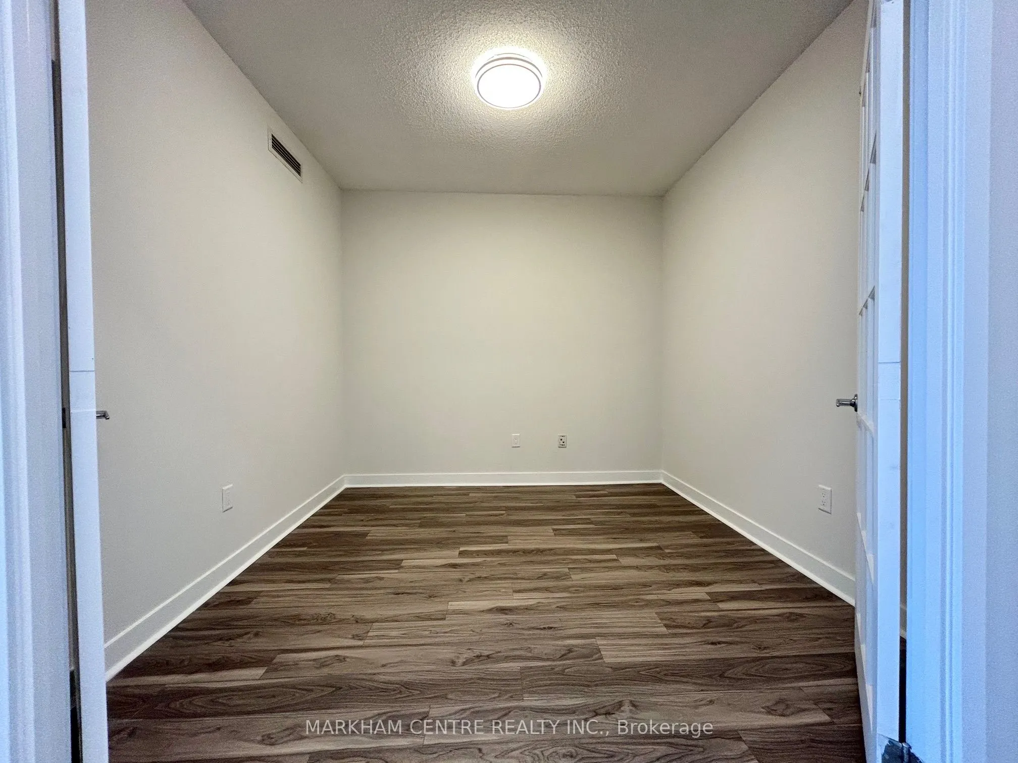 10 Navy Wharf Court, #4307