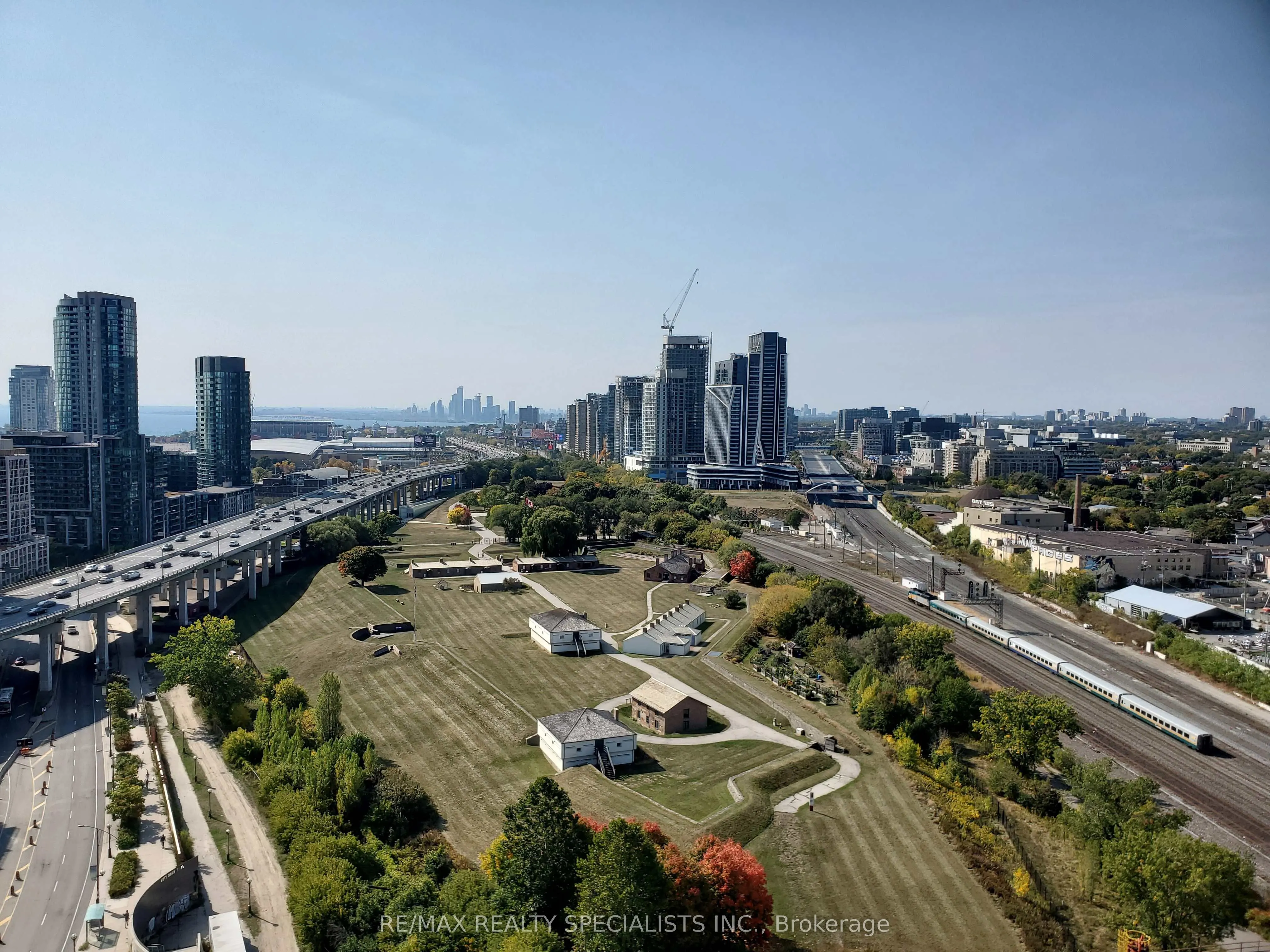 170 Fort York Boulevard, #1901