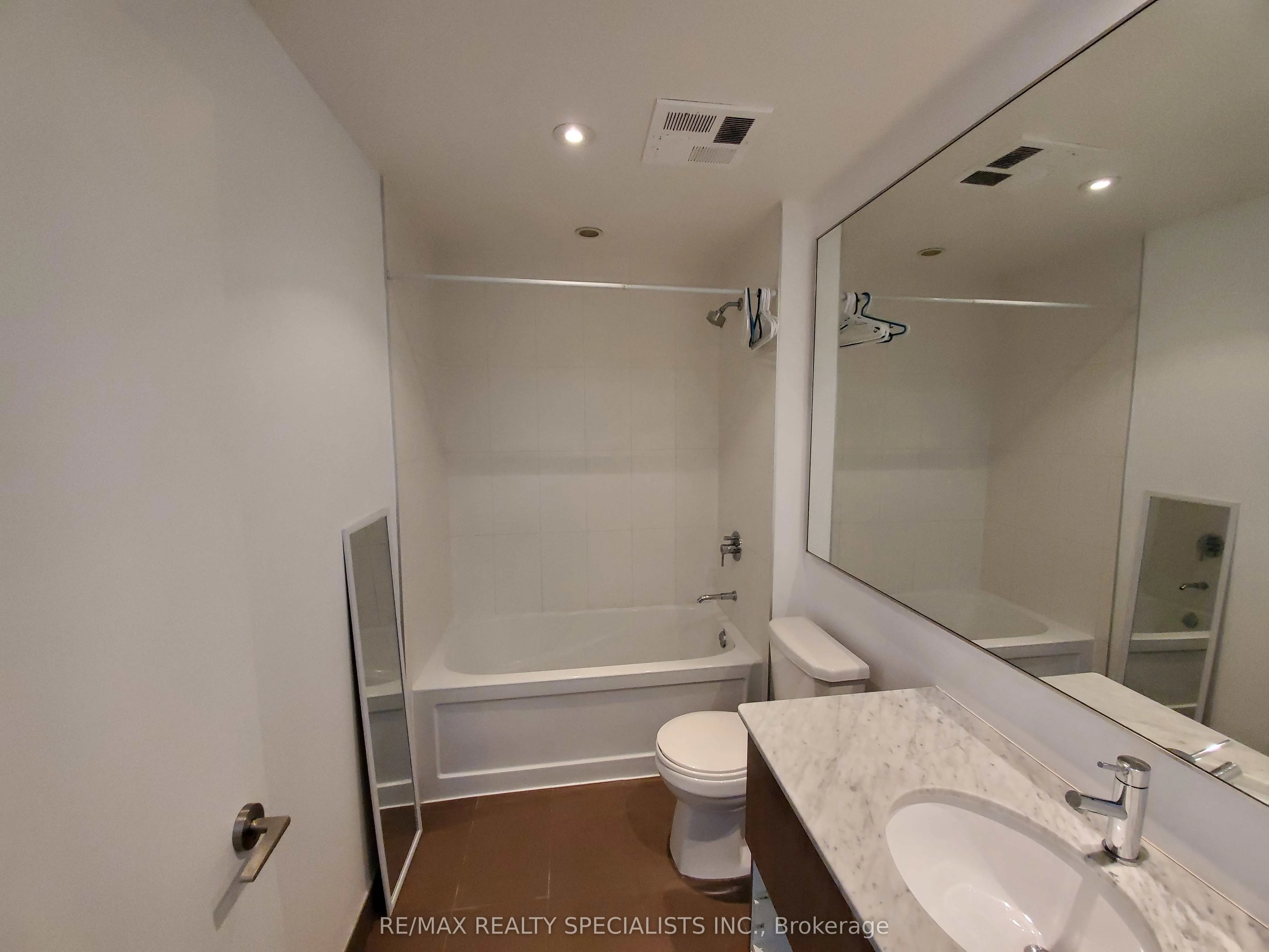 170 Fort York Boulevard, #1901