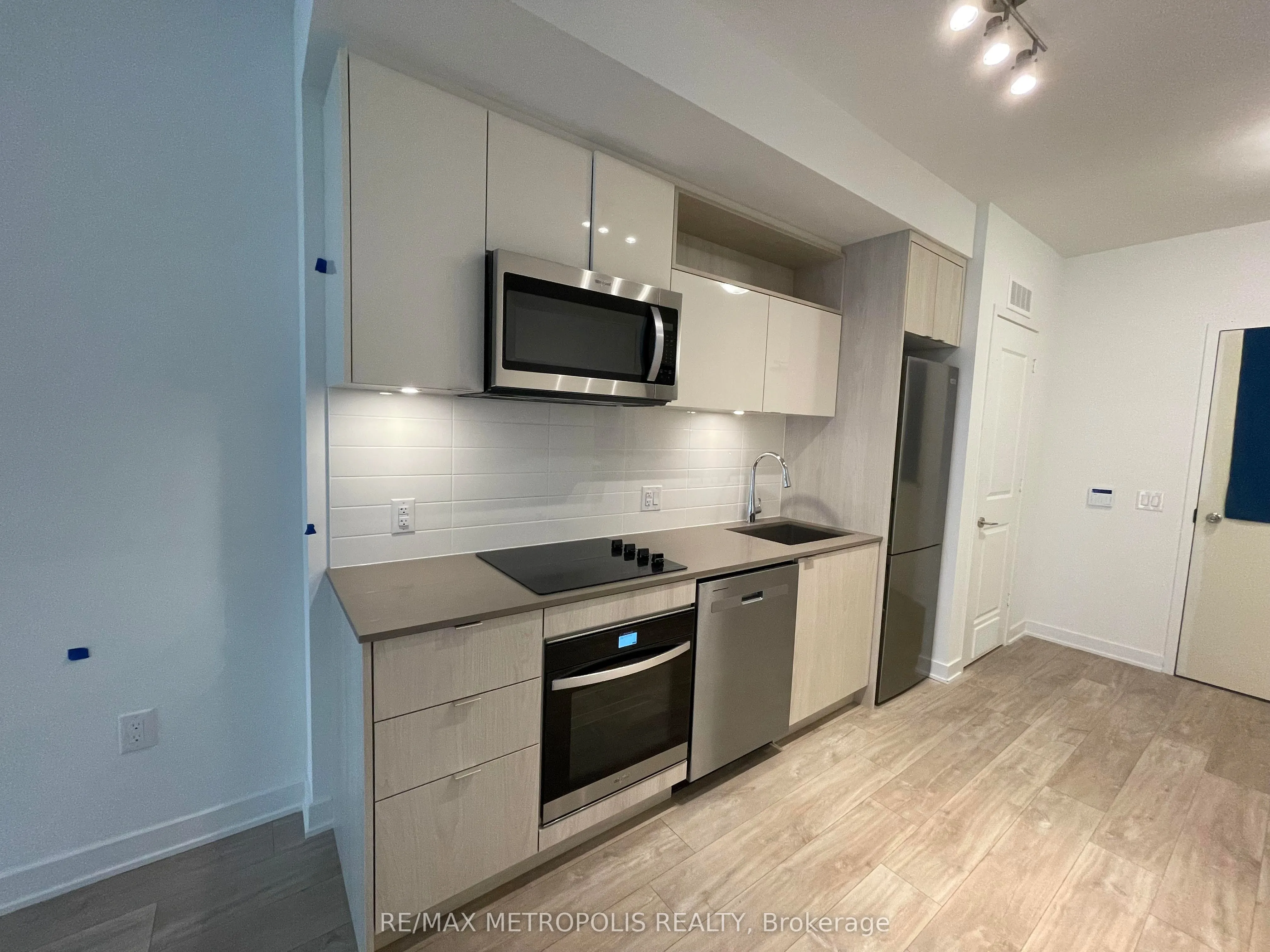 100 DALHOUSIE Street, #210