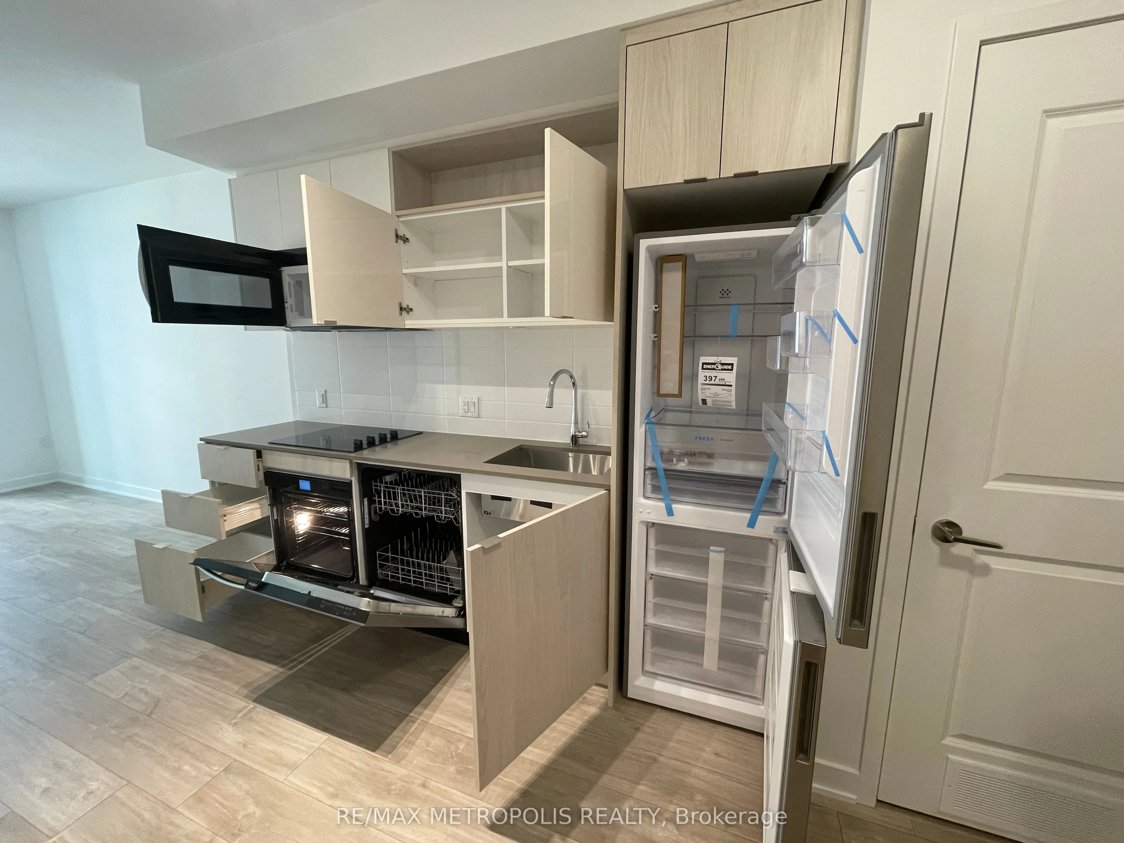 100 DALHOUSIE Street, #210