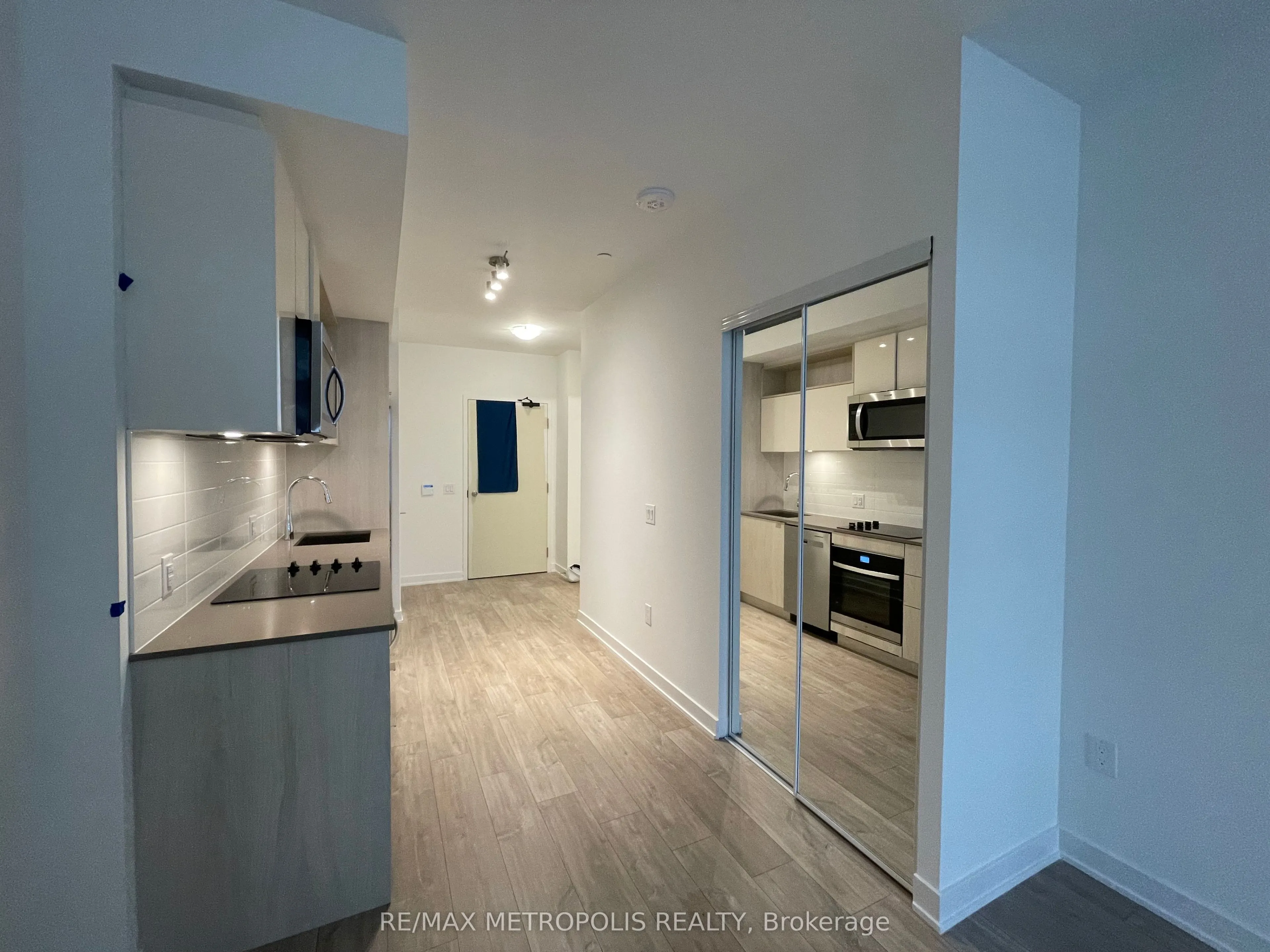 100 DALHOUSIE Street, #210