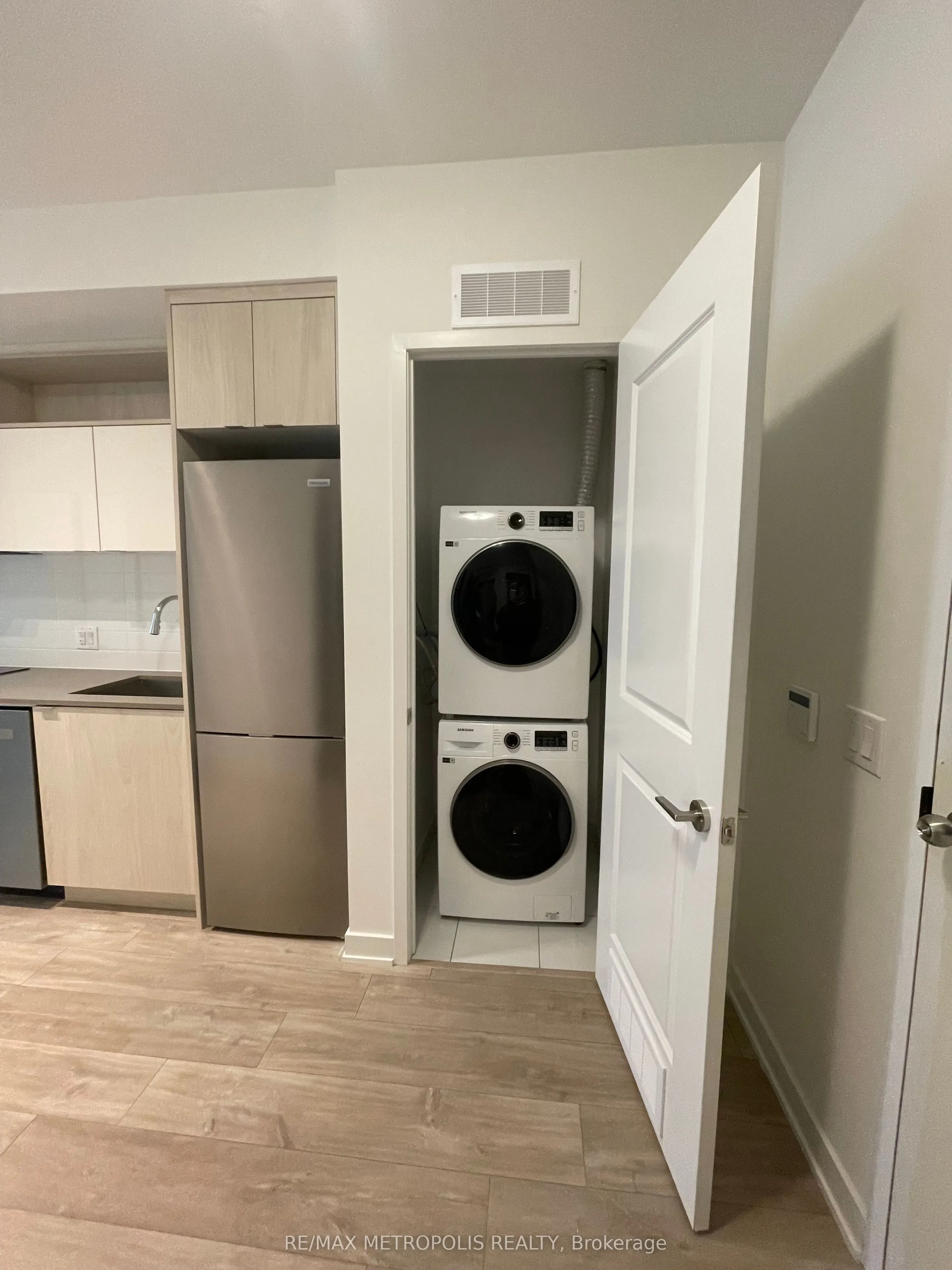 100 DALHOUSIE Street, #210