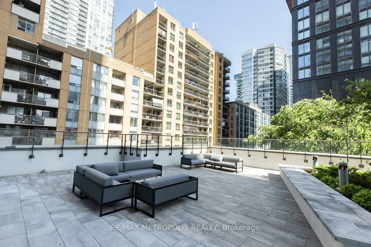 100 DALHOUSIE Street, #210