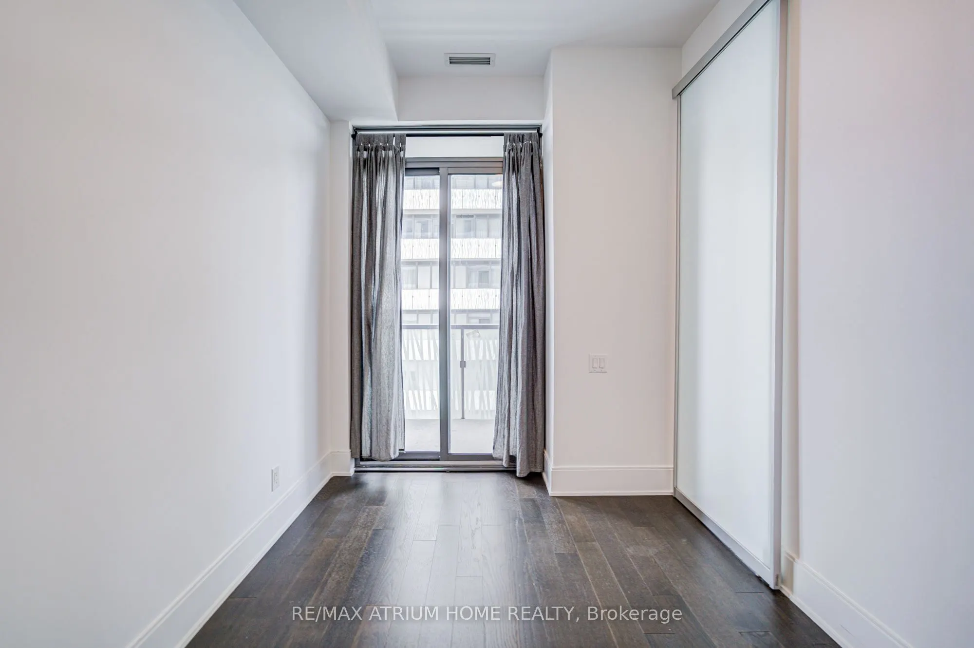 50 Charles Street E, #5004