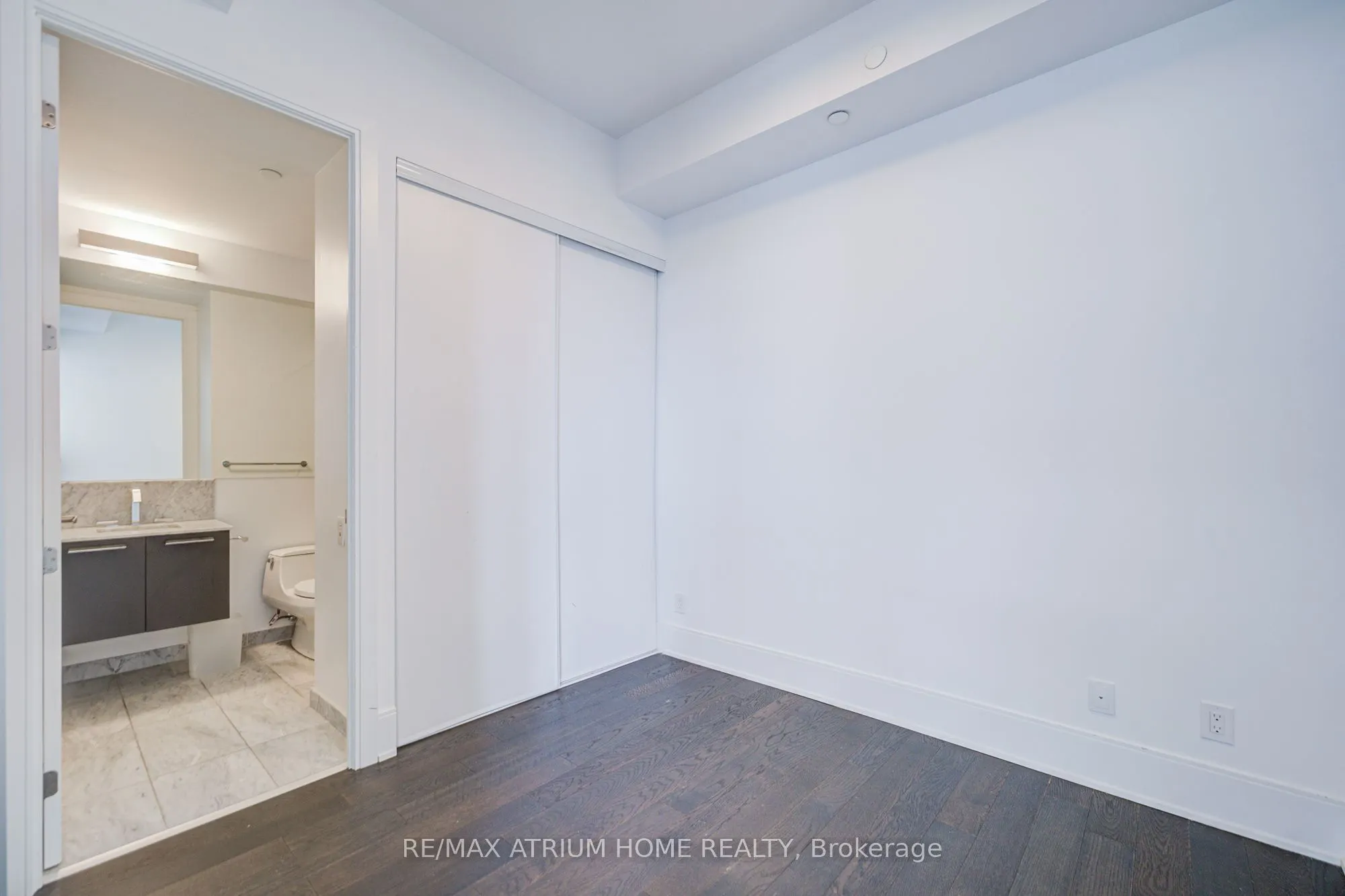 50 Charles Street E, #5004
