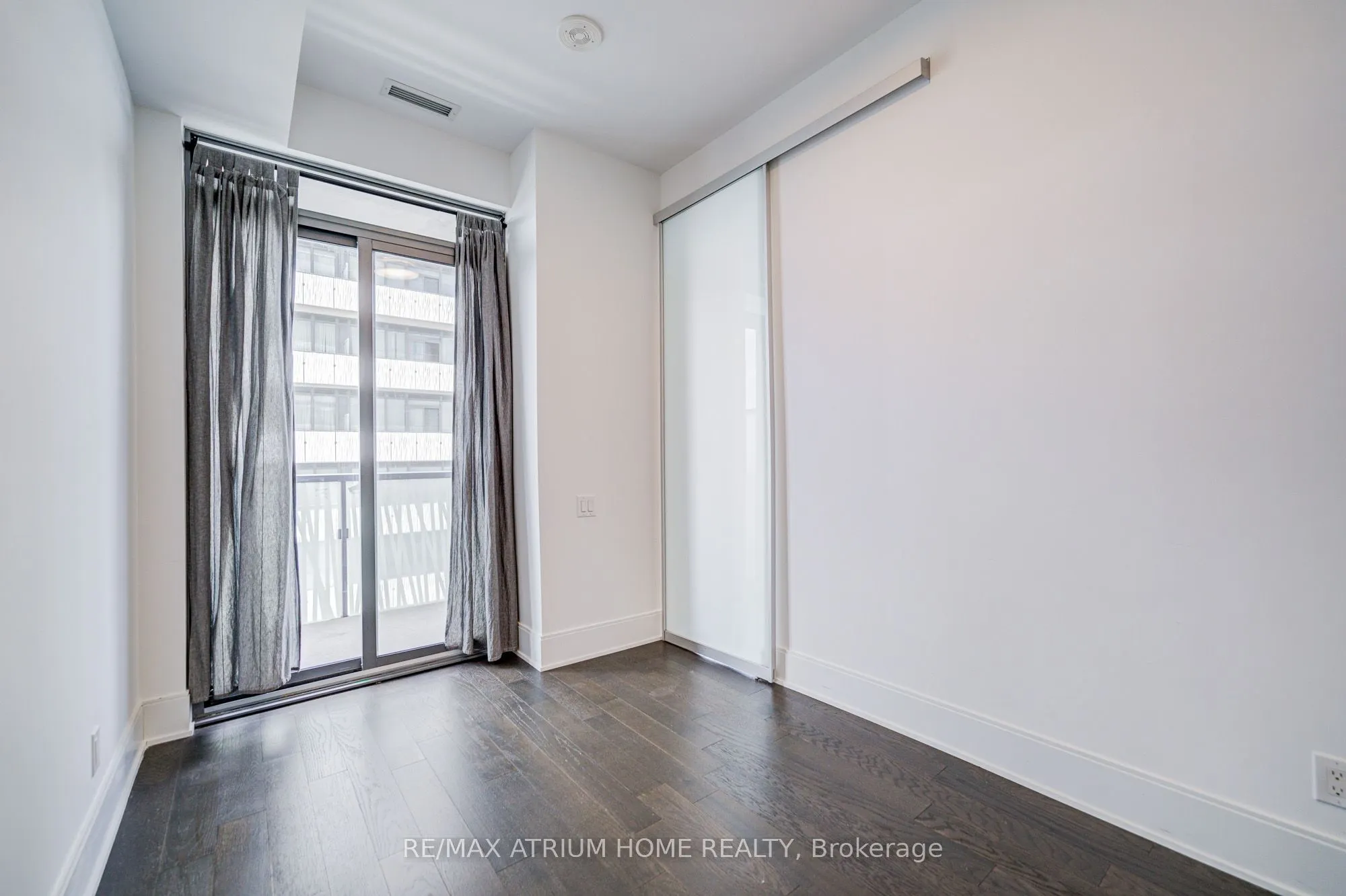 50 Charles Street E, #5004