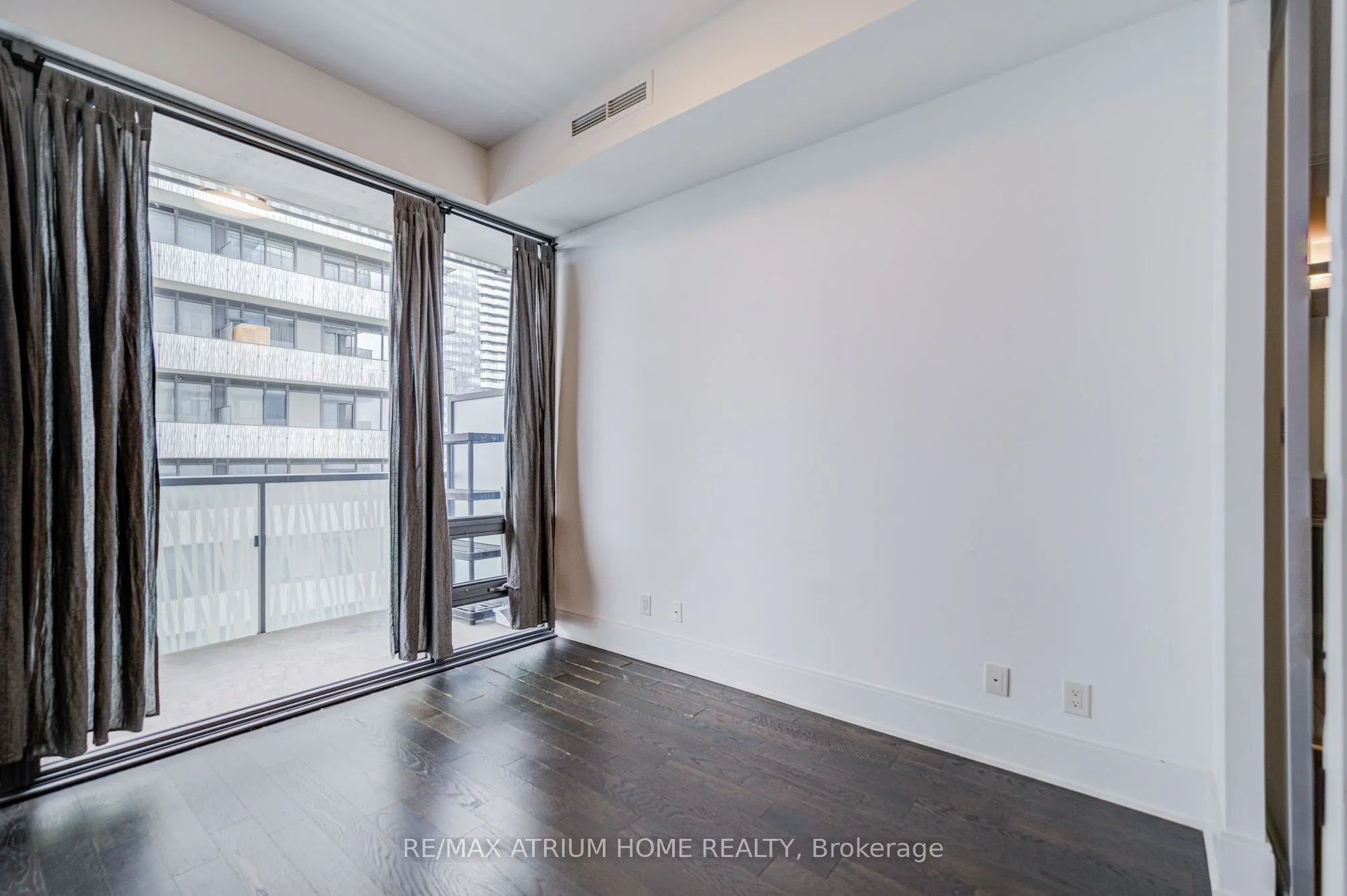 50 Charles Street E, #5004