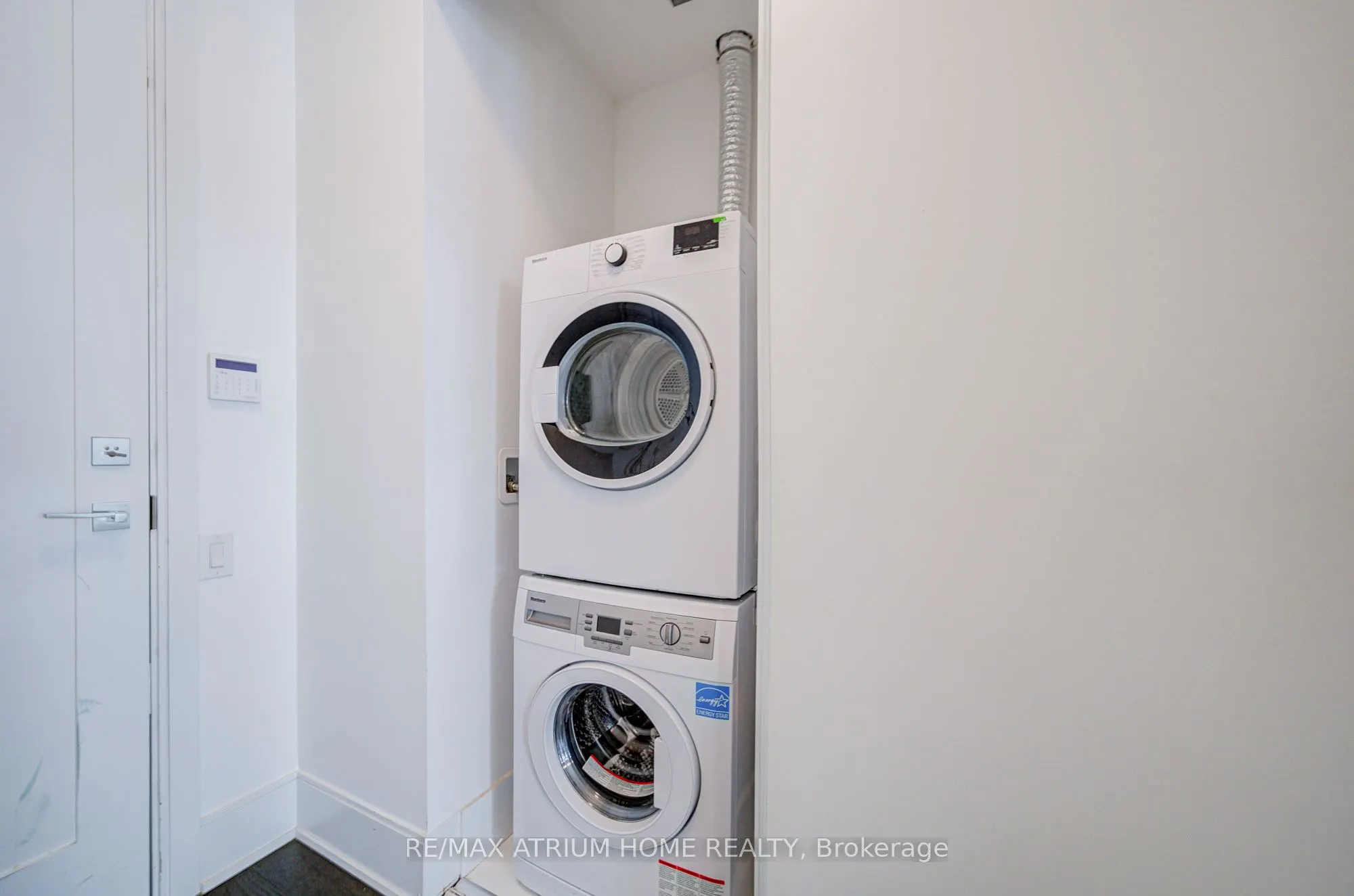 50 Charles Street E, #5004