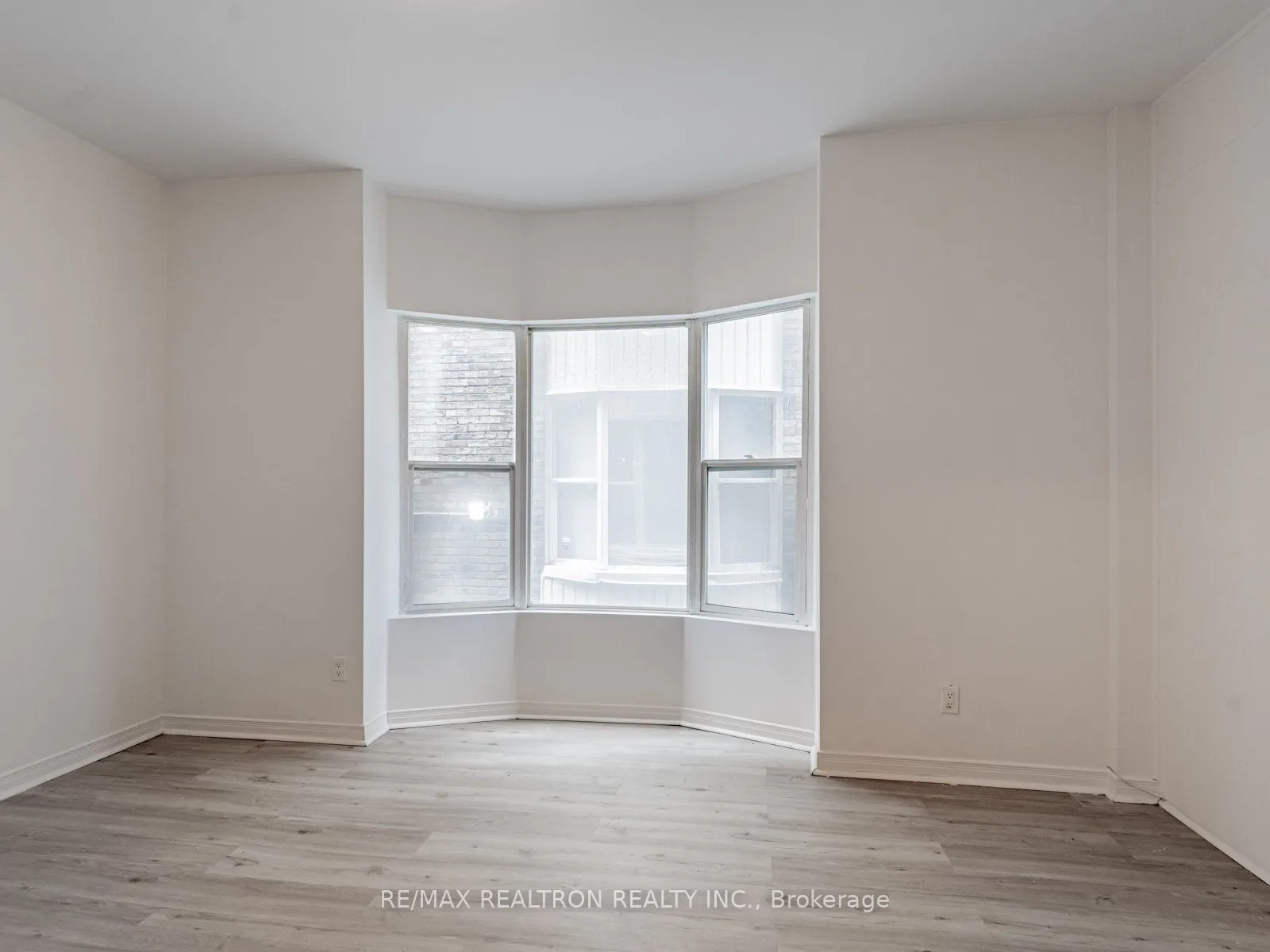 414 Jarvis Street E, #G4