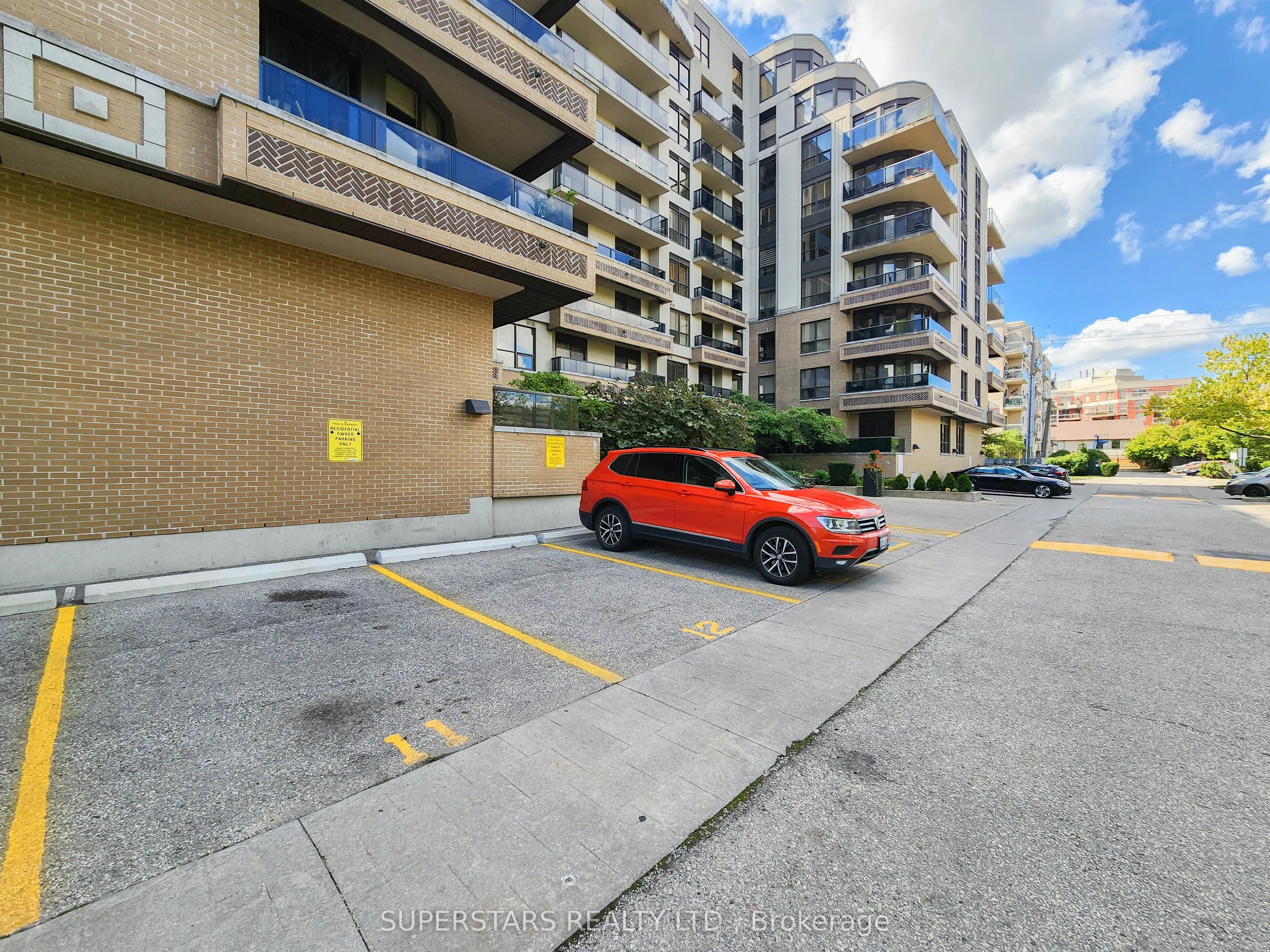 760 Sheppard Avenue W, #701