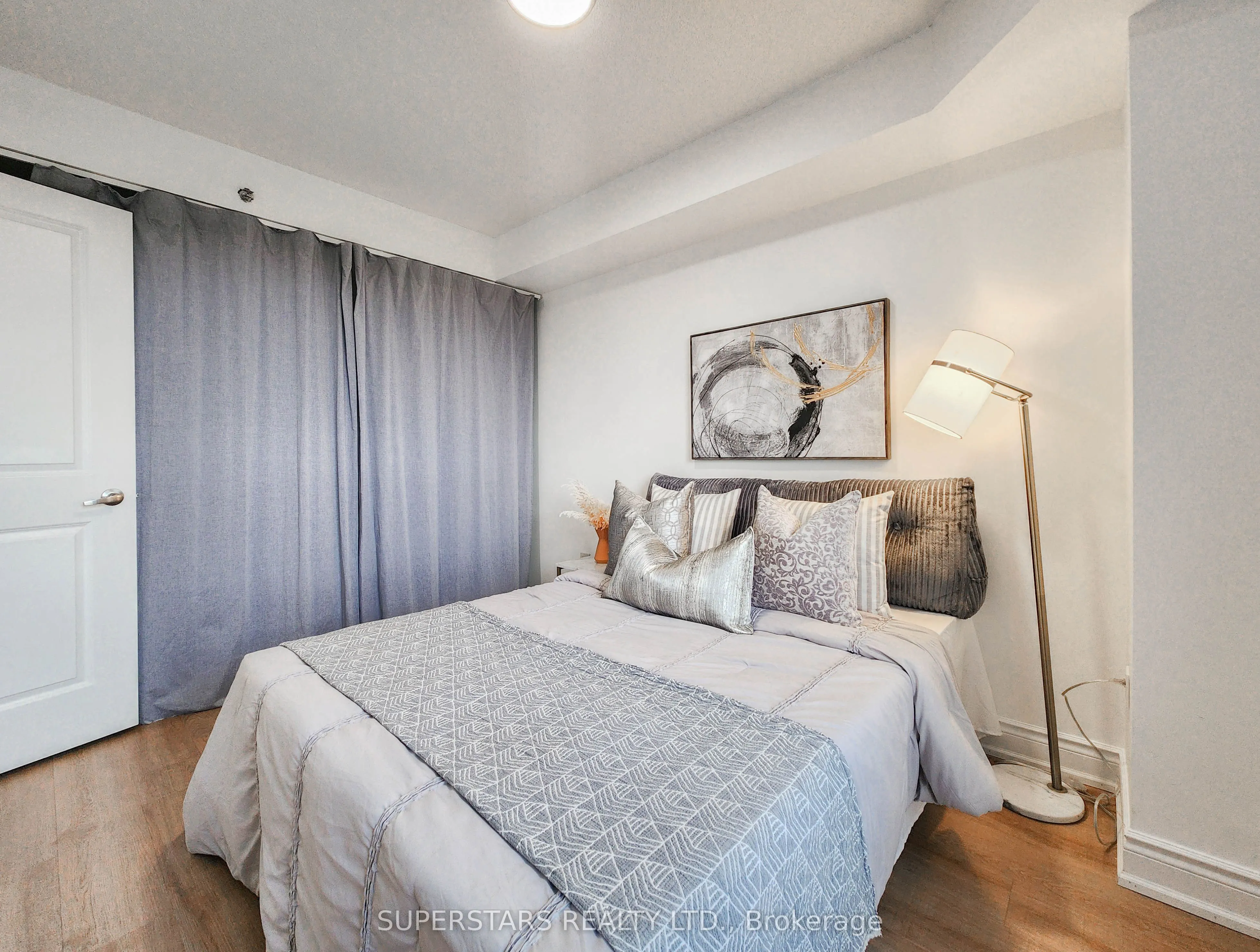 760 Sheppard Avenue W, #701