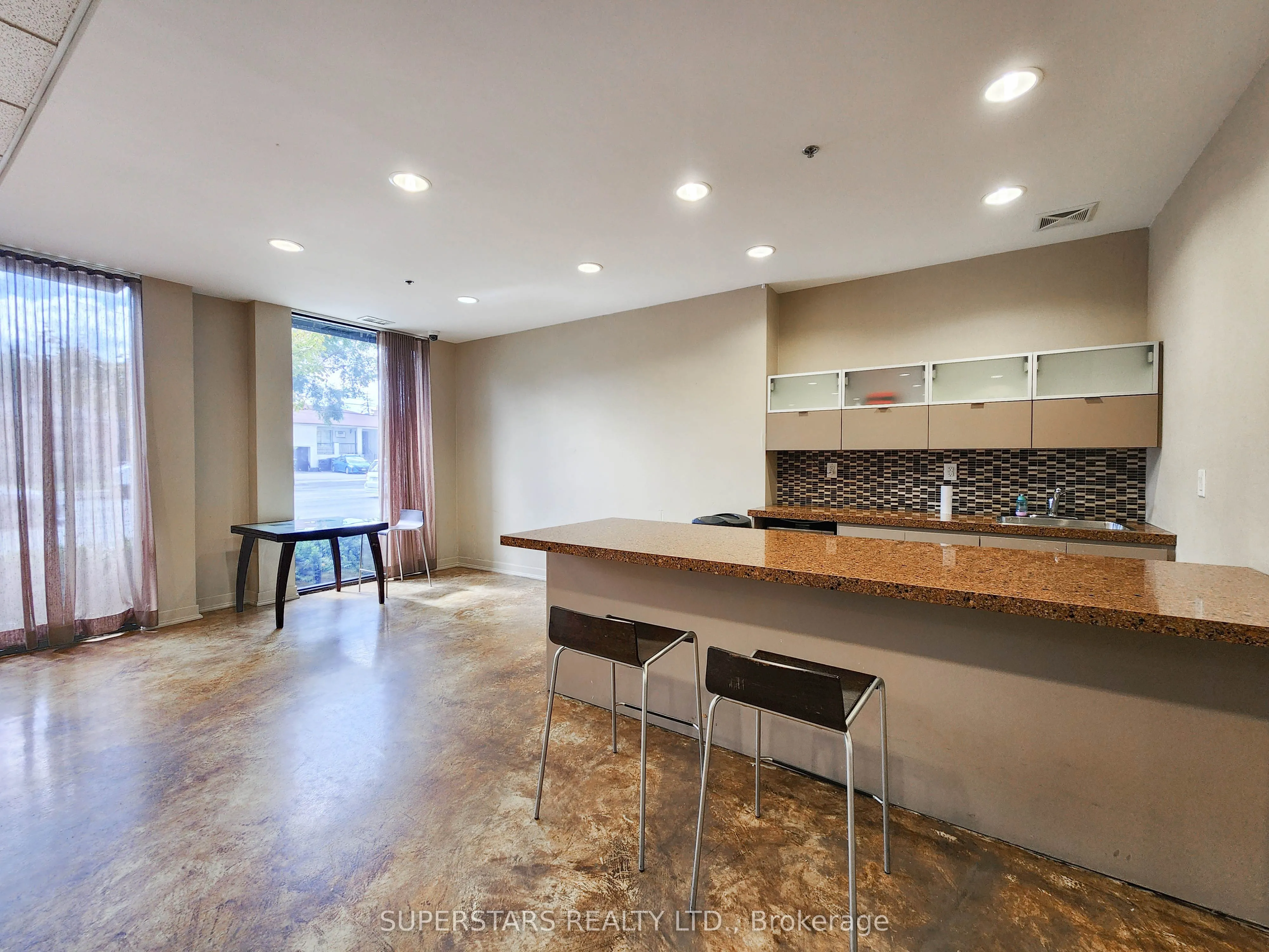 760 Sheppard Avenue W, #701