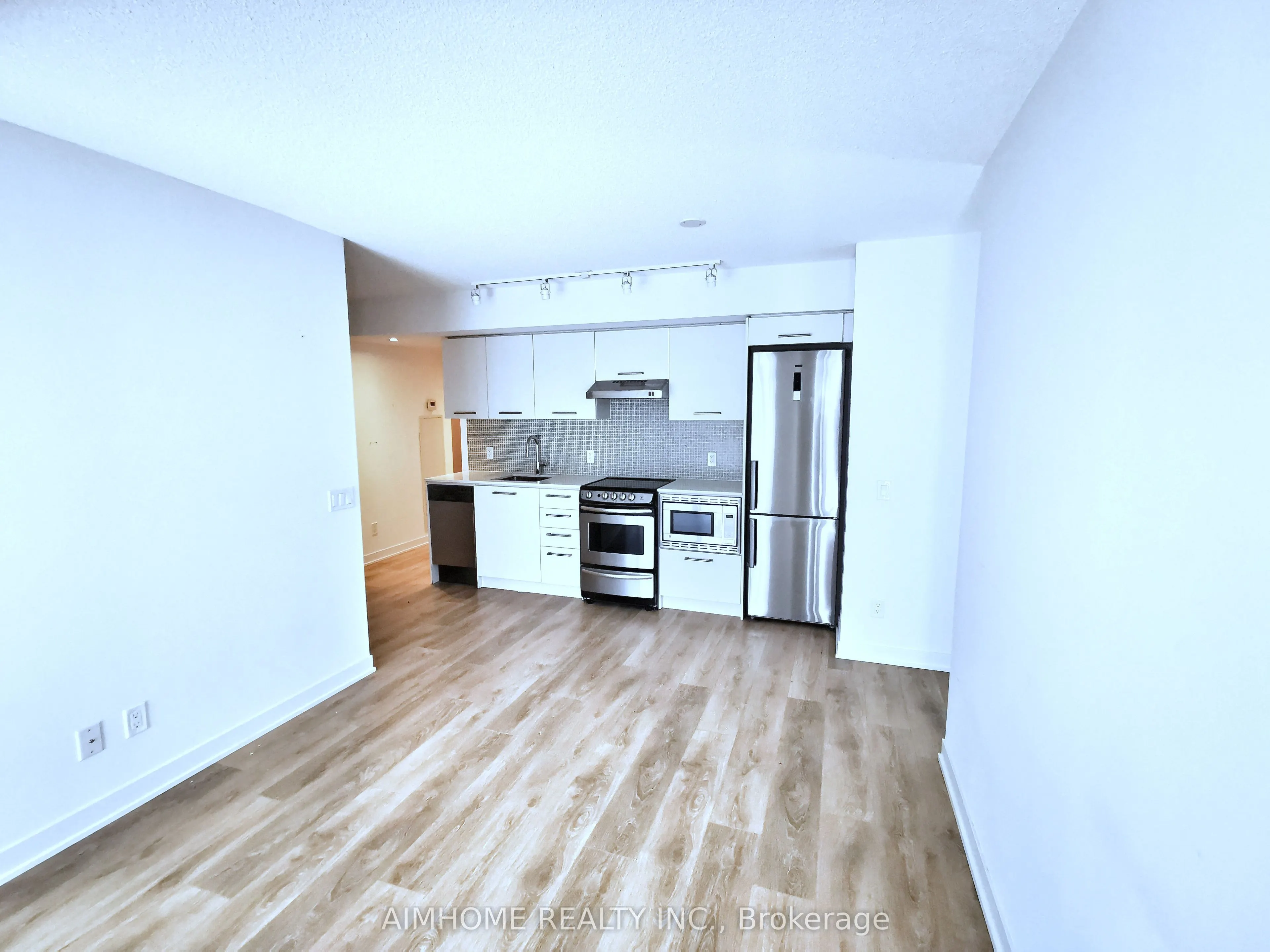 87 Peter Street, #1315