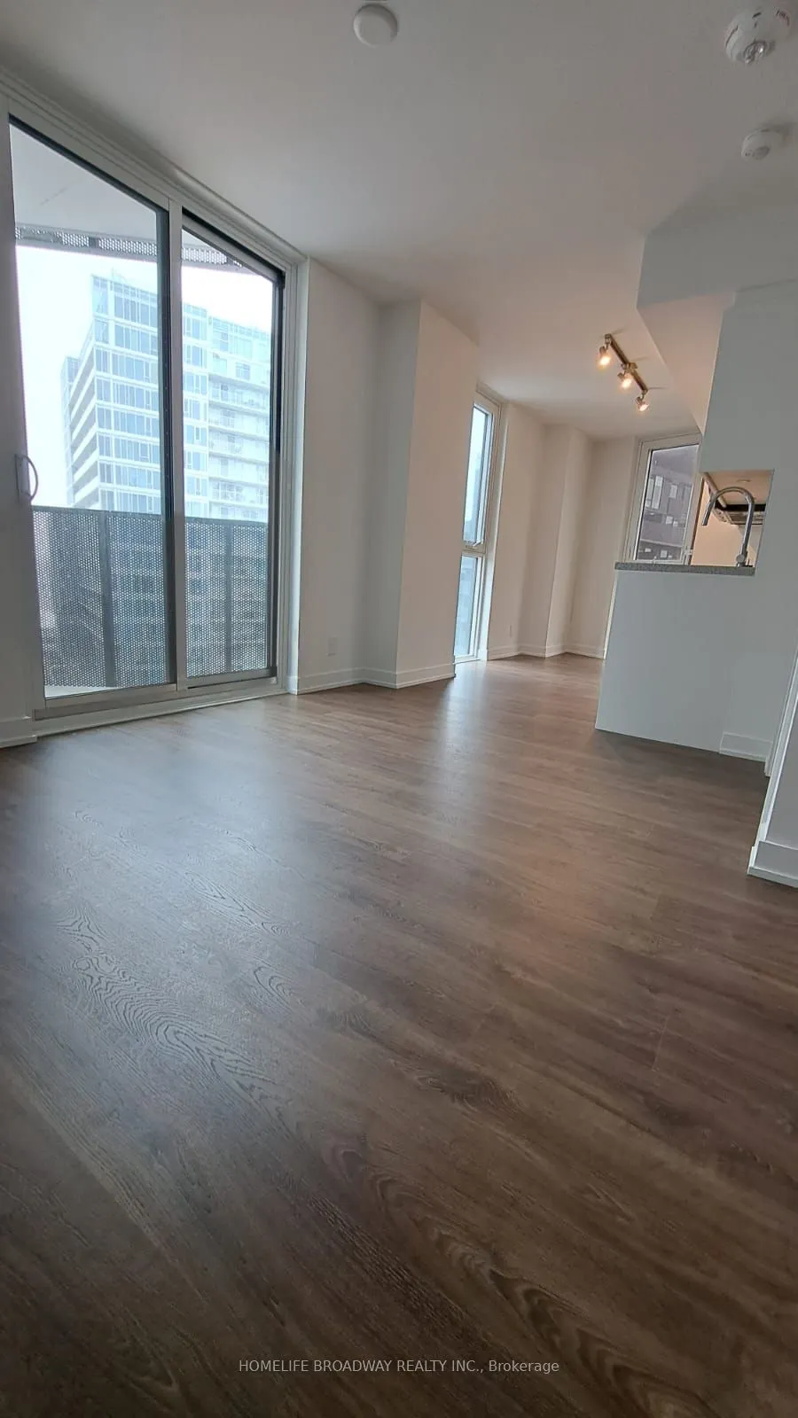 30 Tretti Way, #528