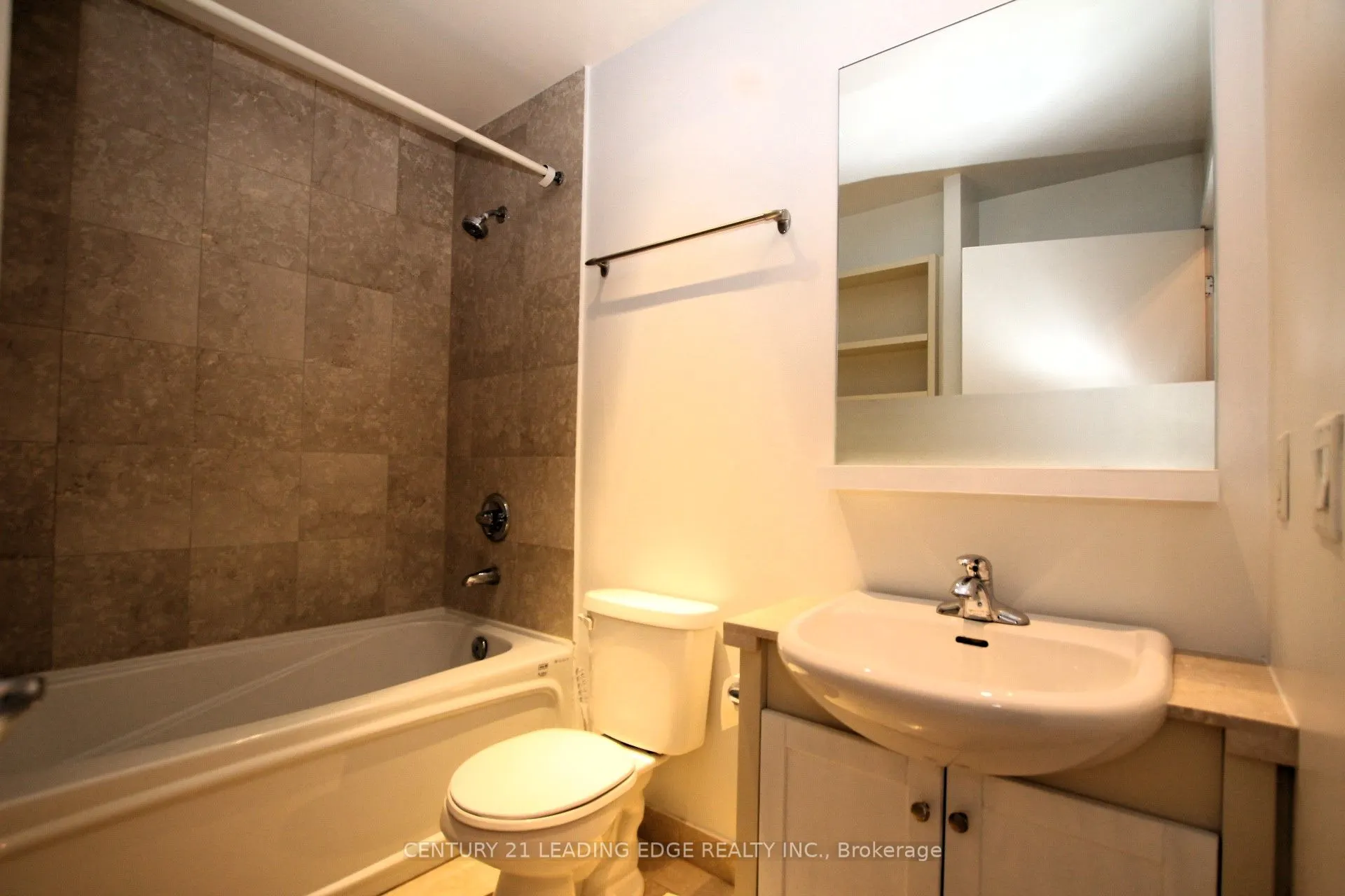 8 York Street, #2413
