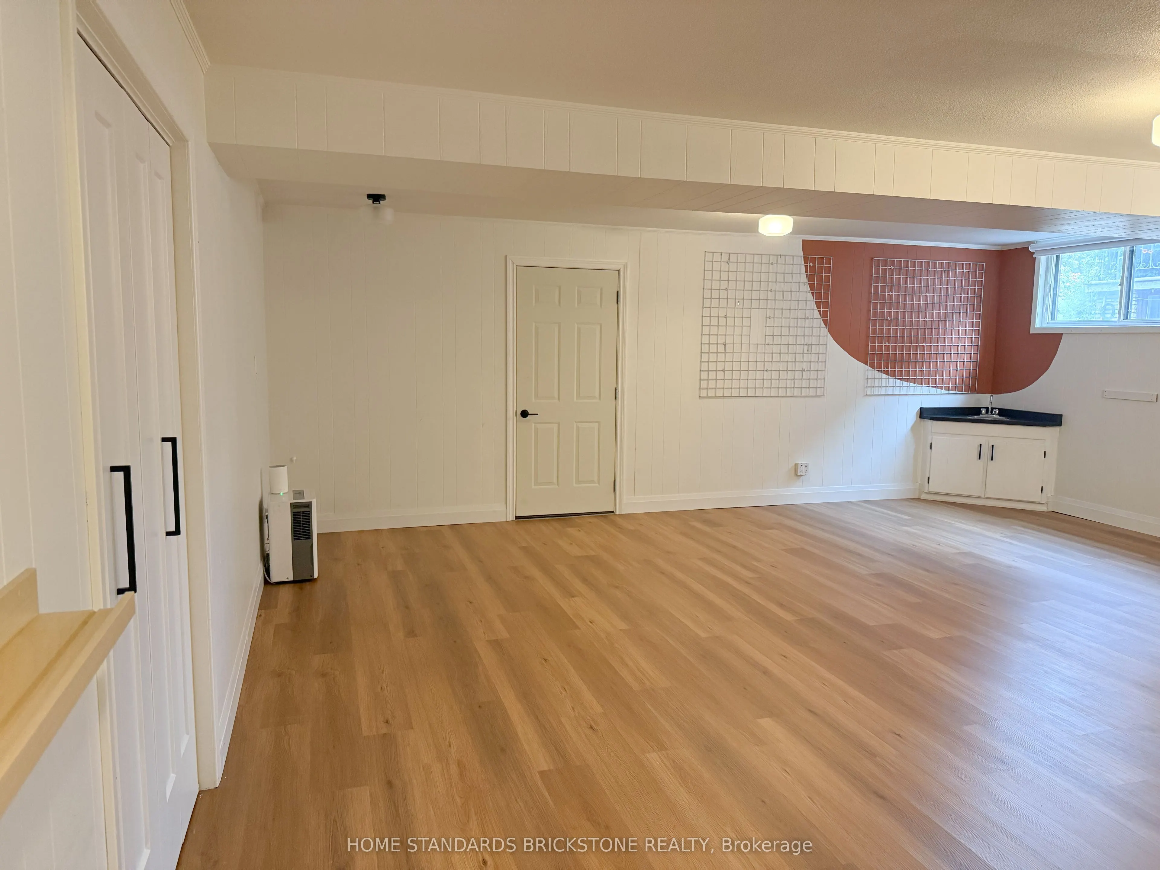 279 Cocksfield Avenue, #Basement