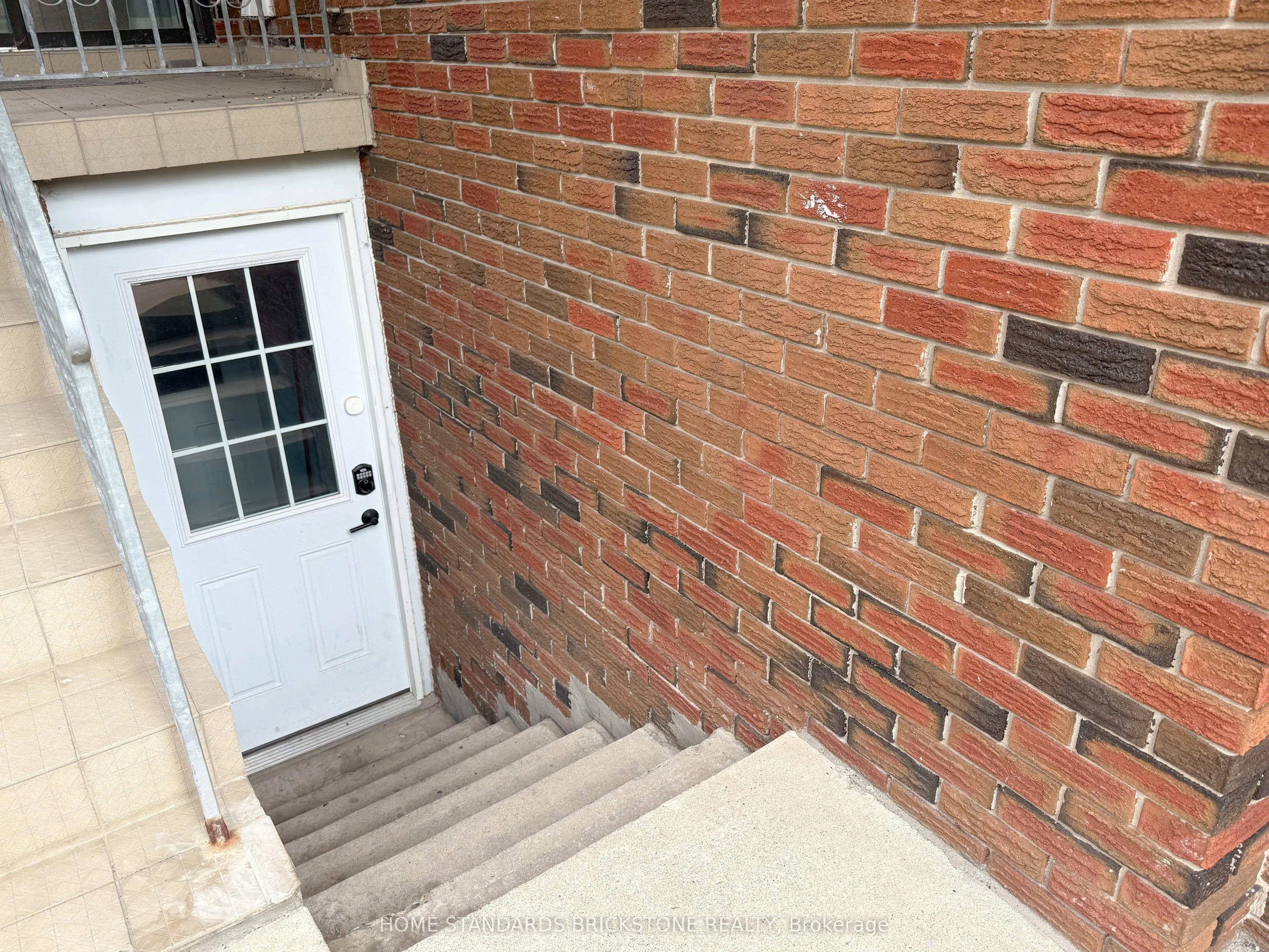279 Cocksfield Avenue, #Basement