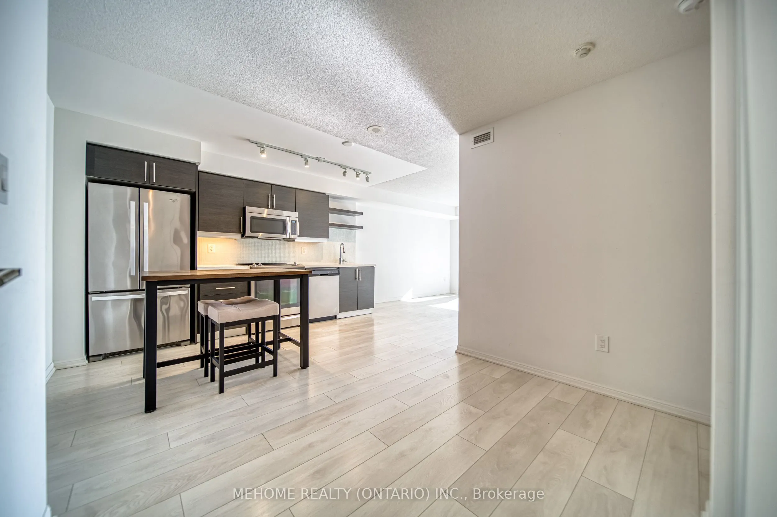400 Adelaide Street E, #822