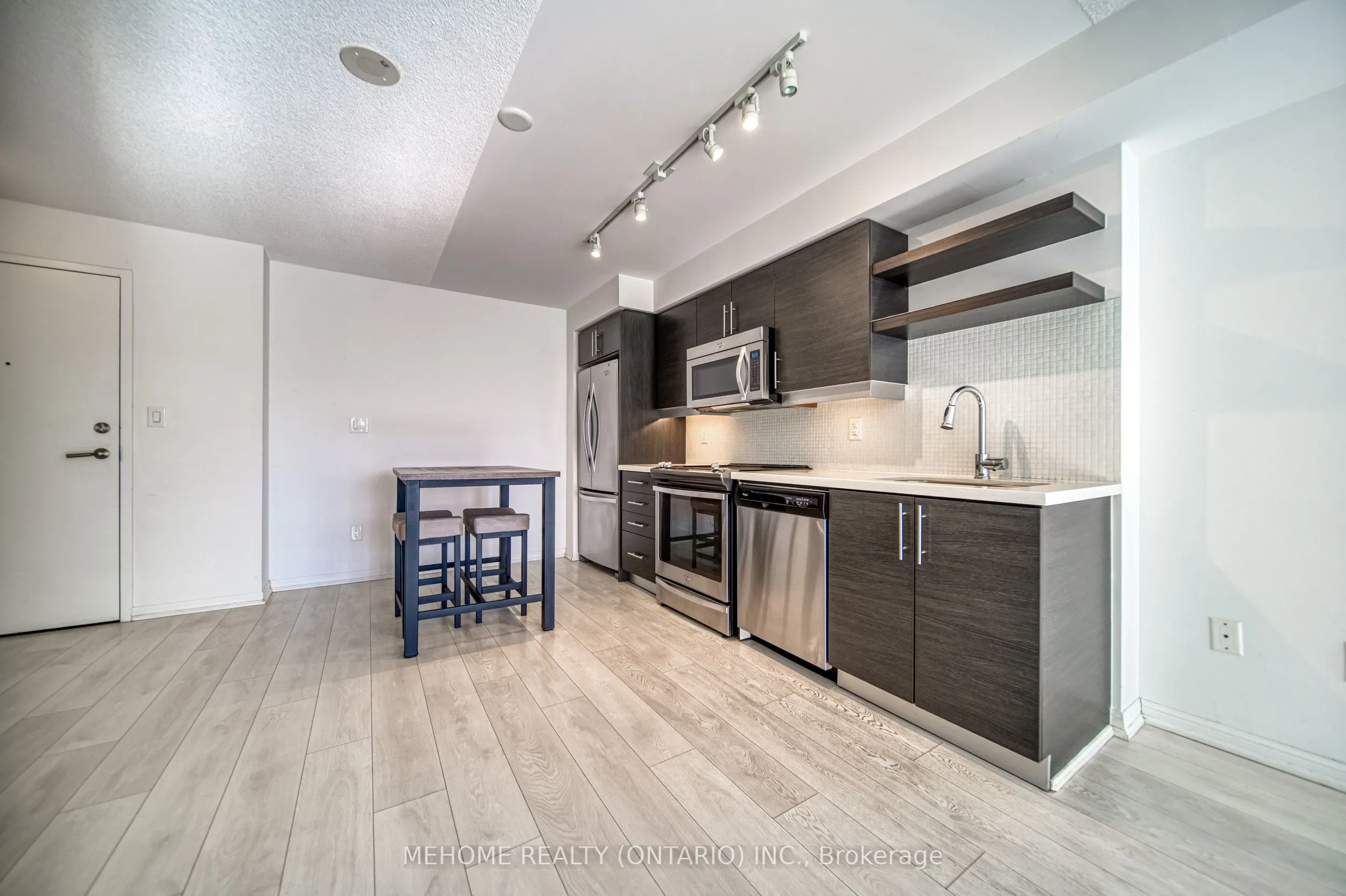 400 Adelaide Street E, #822